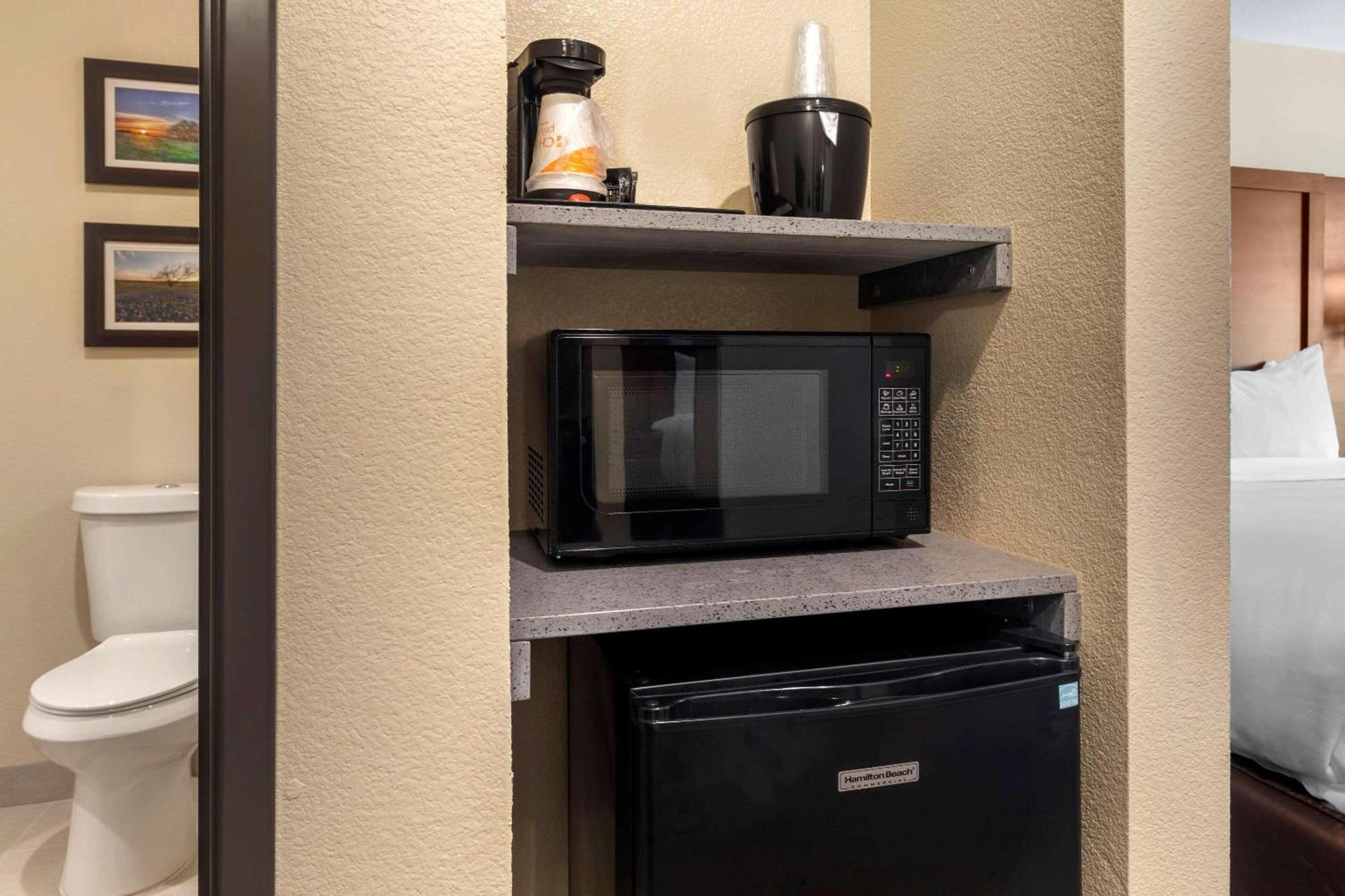 Comfort Inn & Suites Euless DFW West photo 11