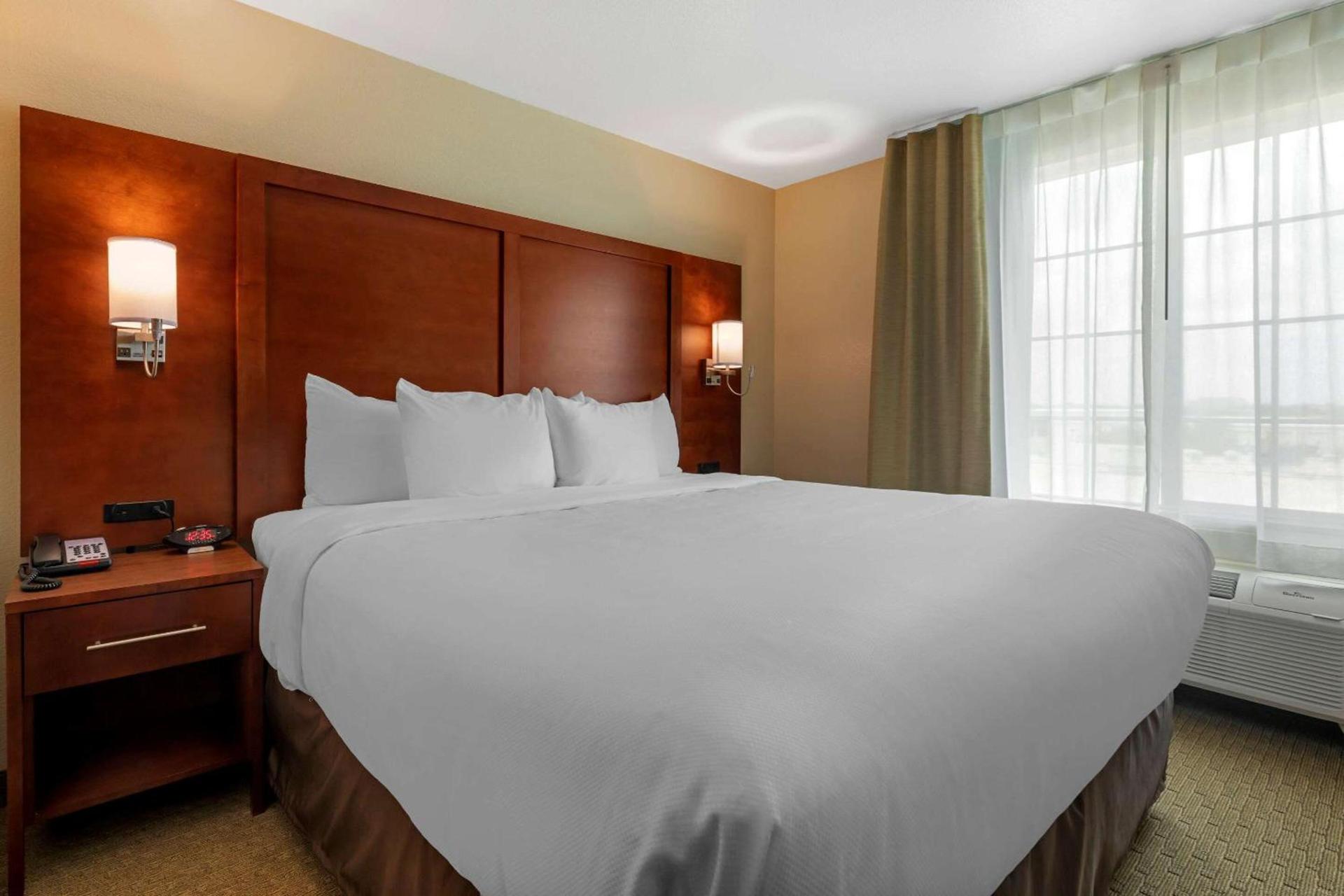 Comfort Inn & Suites Euless DFW West photo 19