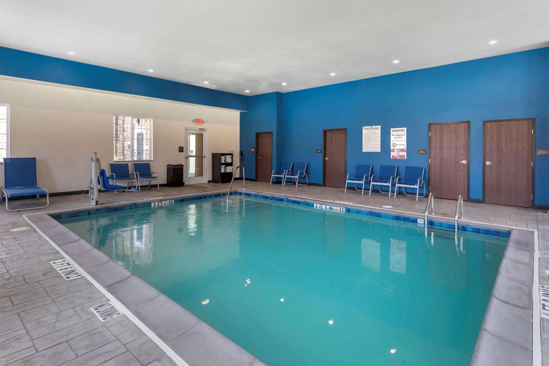 Comfort Inn & Suites Euless DFW West photo 8