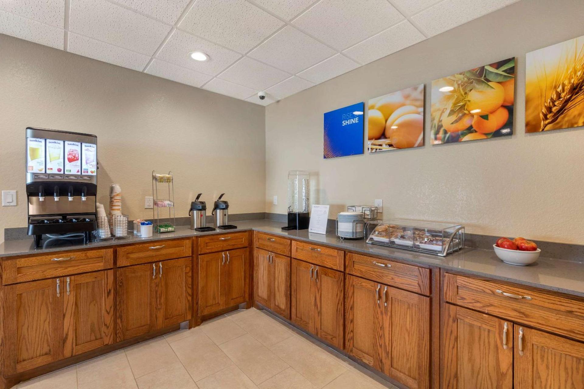 Comfort Inn & Suites Euless DFW West photo 9