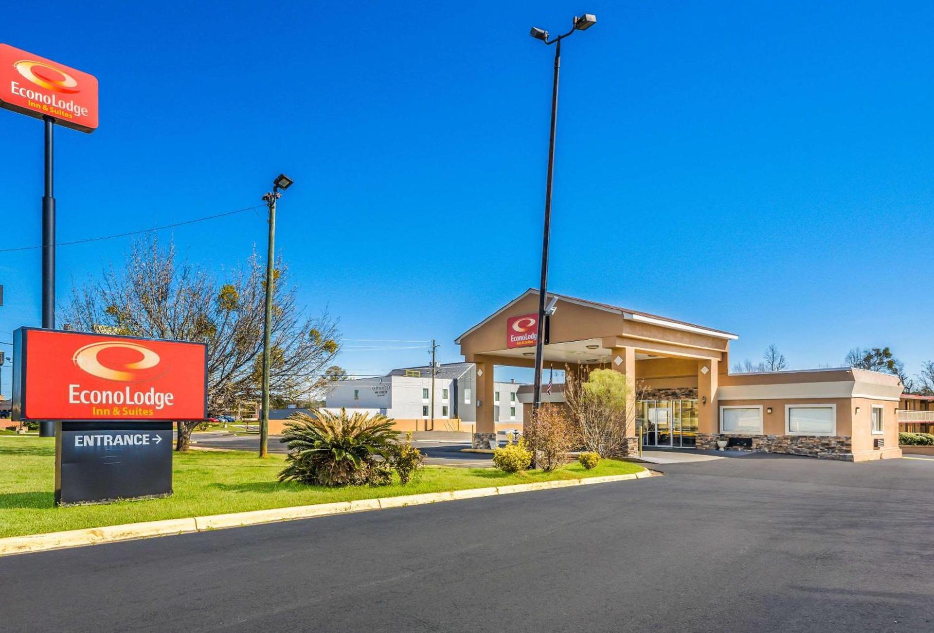 Econo Lodge Inn & Suites Macon West photo 2