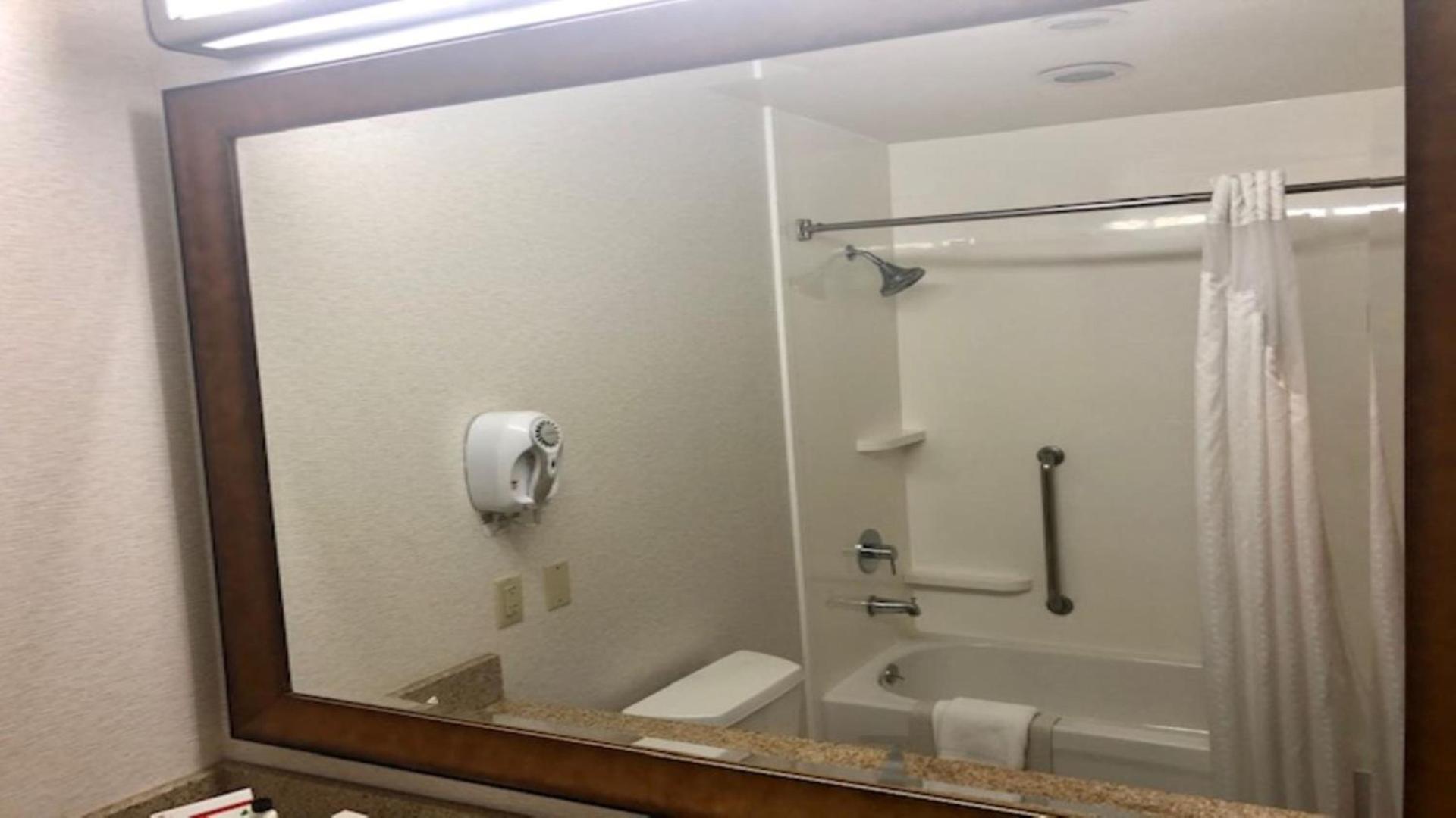 Holiday Inn Express Berkeley by IHG photo 28