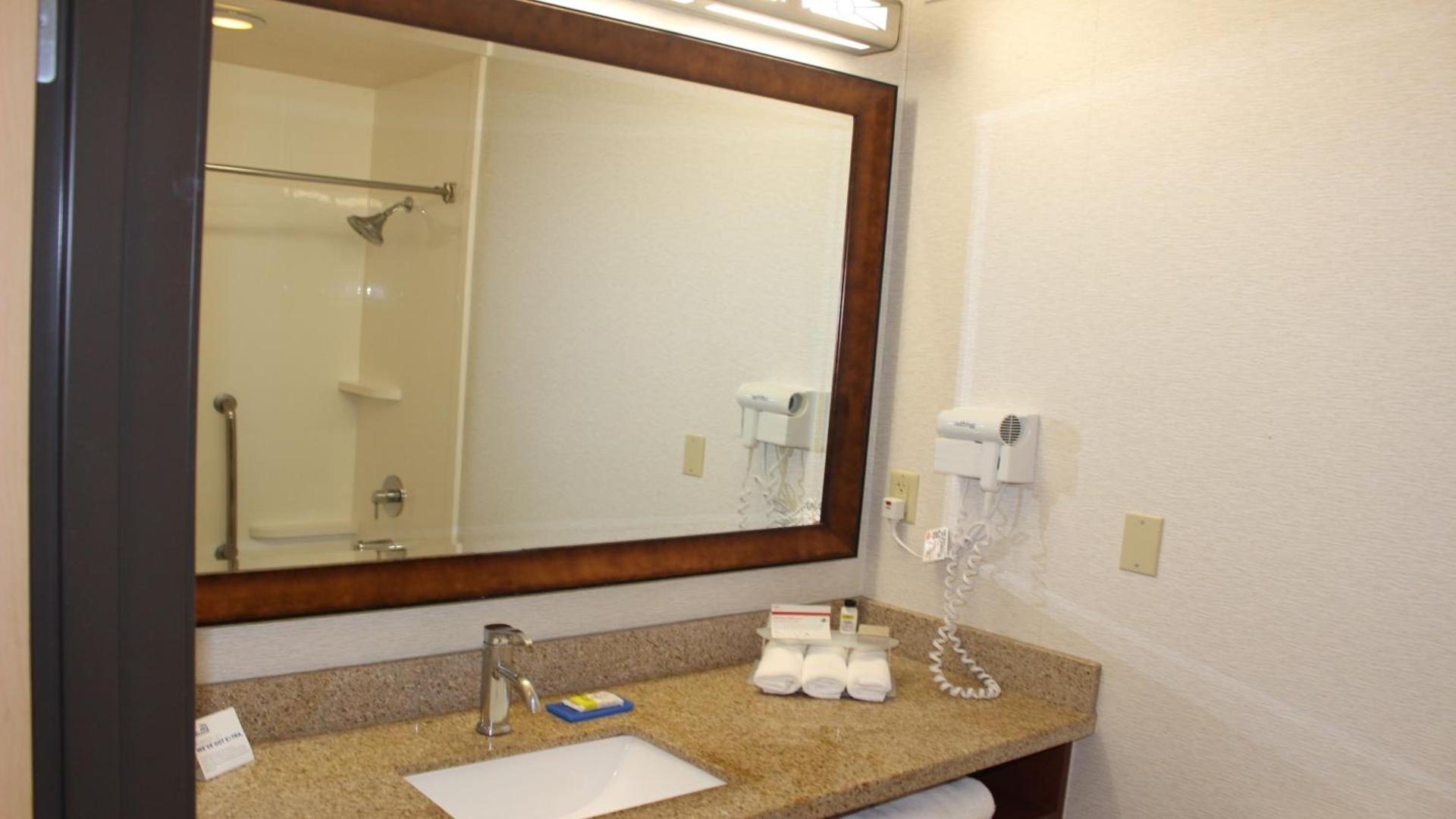 Holiday Inn Express Berkeley by IHG photo 29