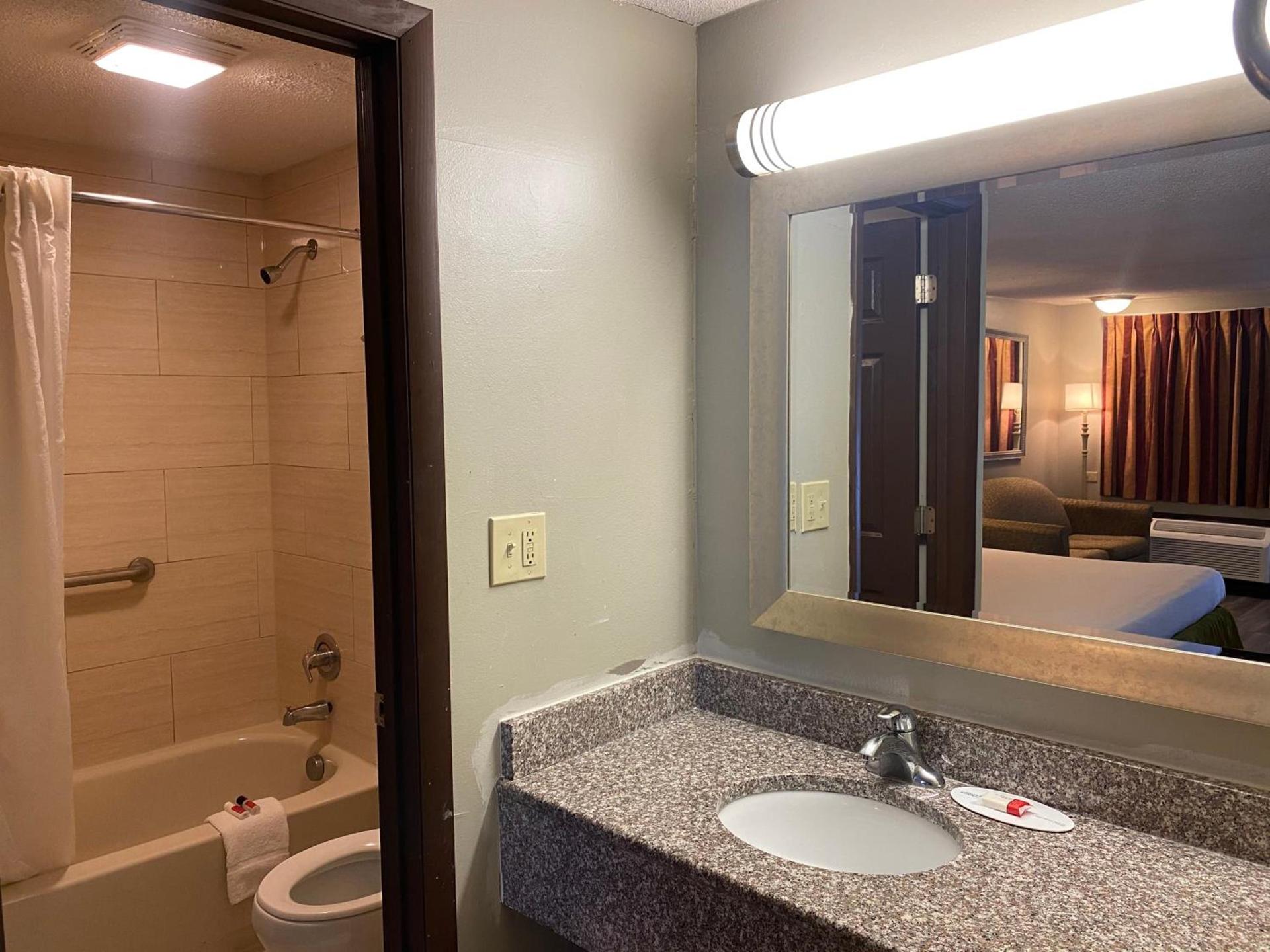 Travelodge by Wyndham Laurel Ft Meade Near NSA photo 24