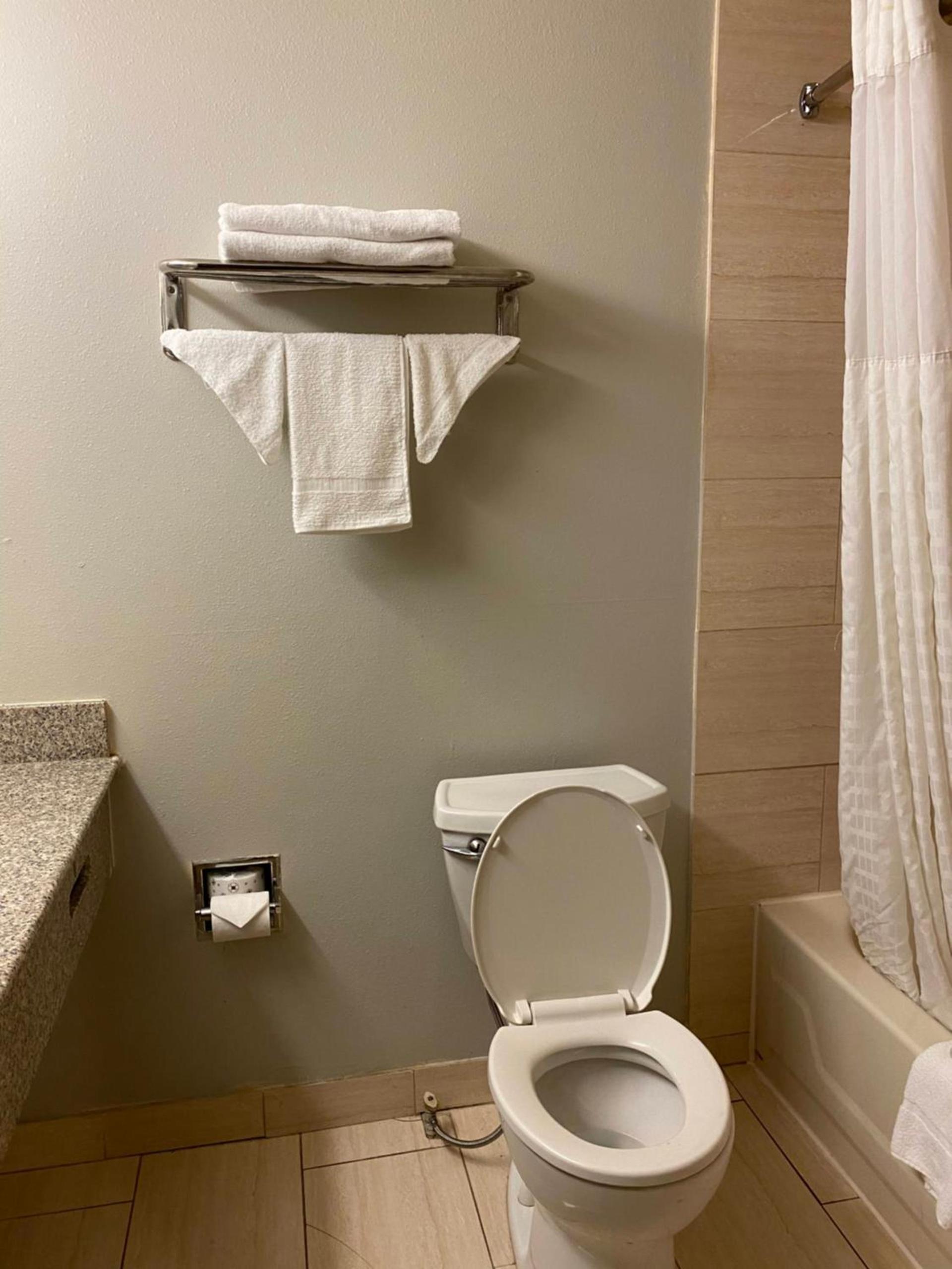 Travelodge by Wyndham Laurel Ft Meade Near NSA photo 25