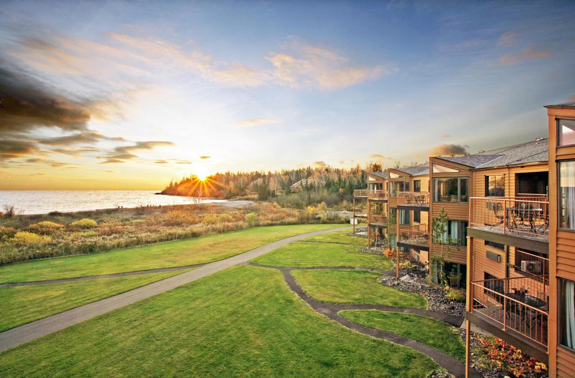Superior Shores Resort — hotel in Two Harbors