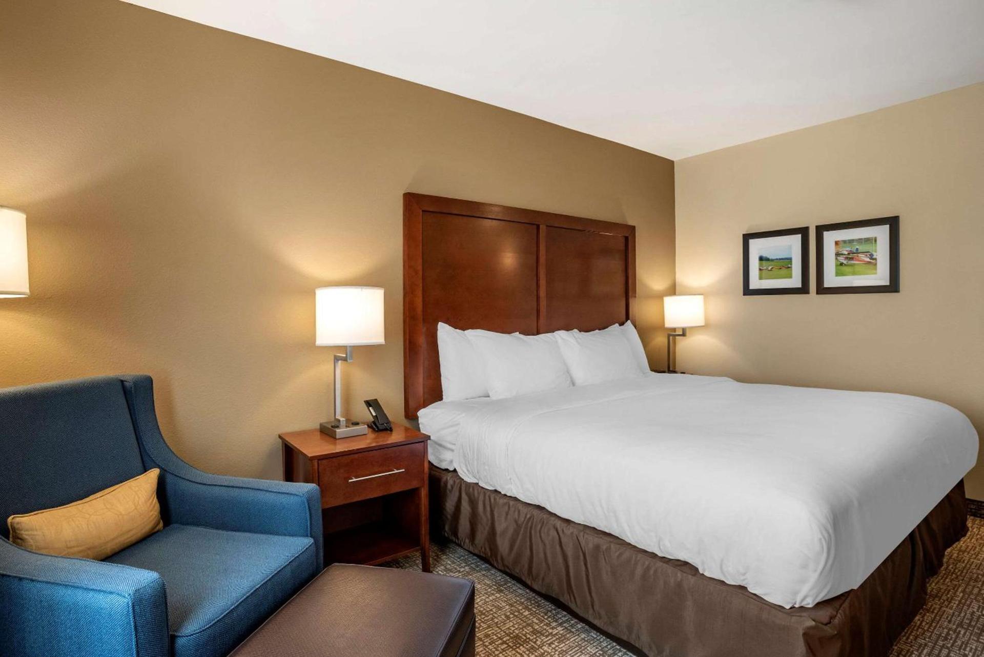 Comfort Inn & Suites Harrisonburg photo 3