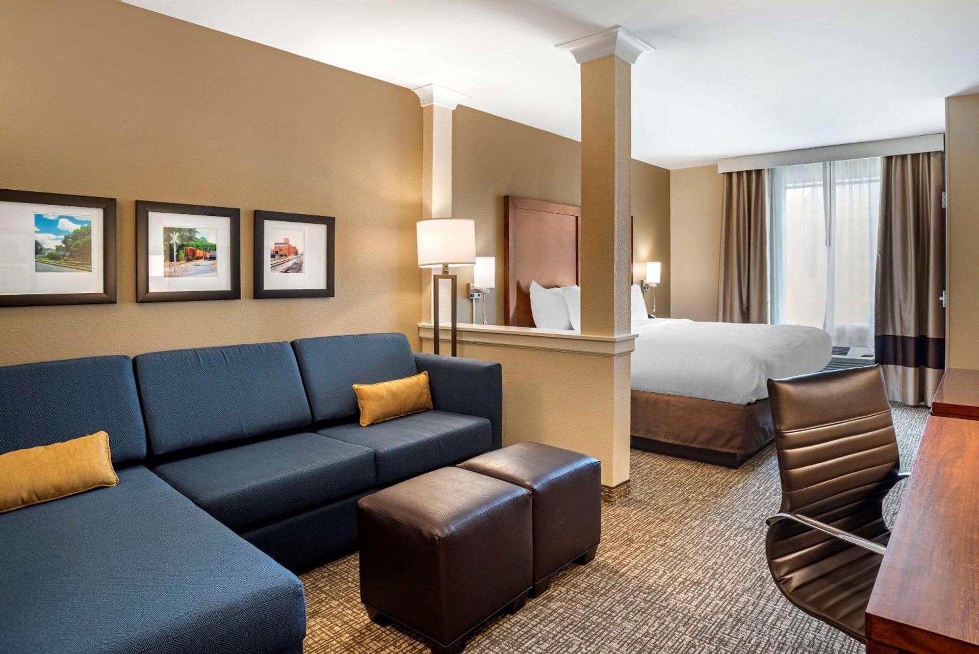 Comfort Inn & Suites Harrisonburg photo 21