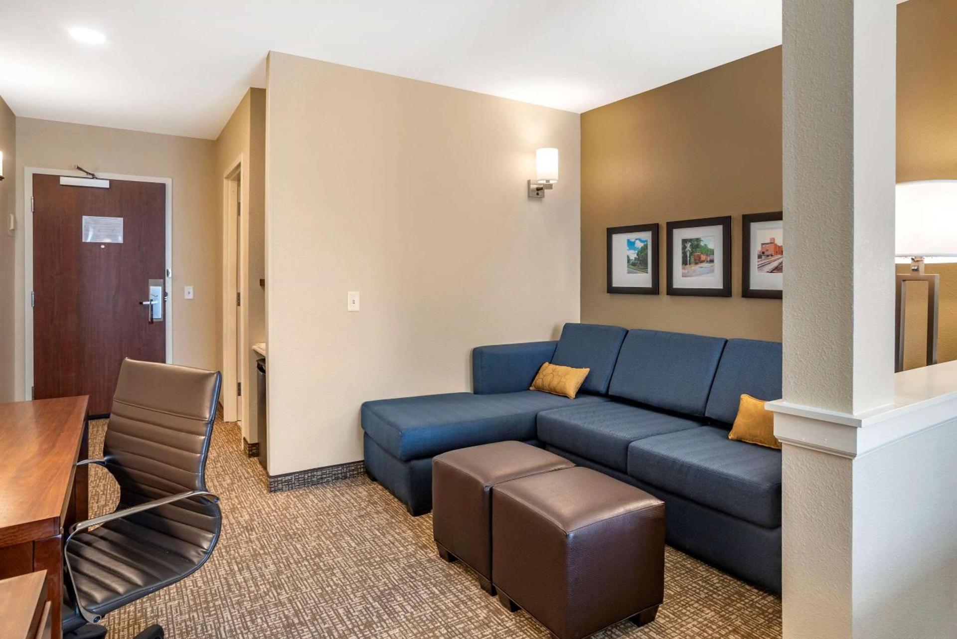 Comfort Inn & Suites Harrisonburg photo 22