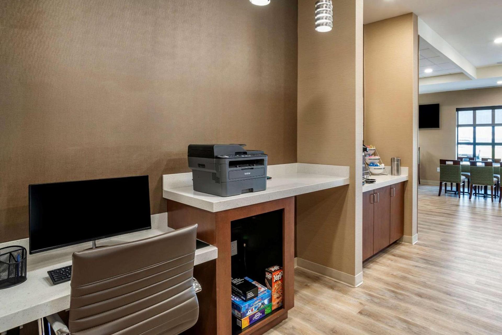 Comfort Inn & Suites Harrisonburg photo 23