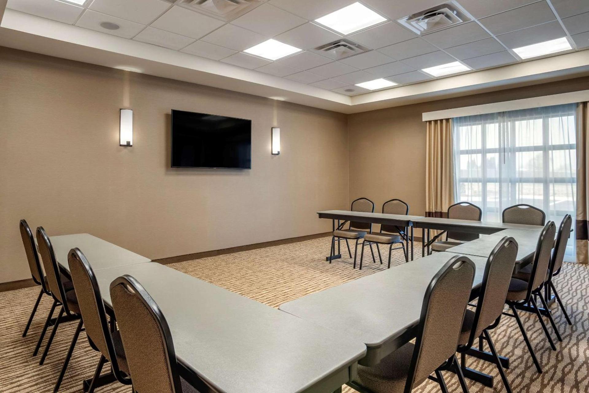 Comfort Inn & Suites Harrisonburg photo 26