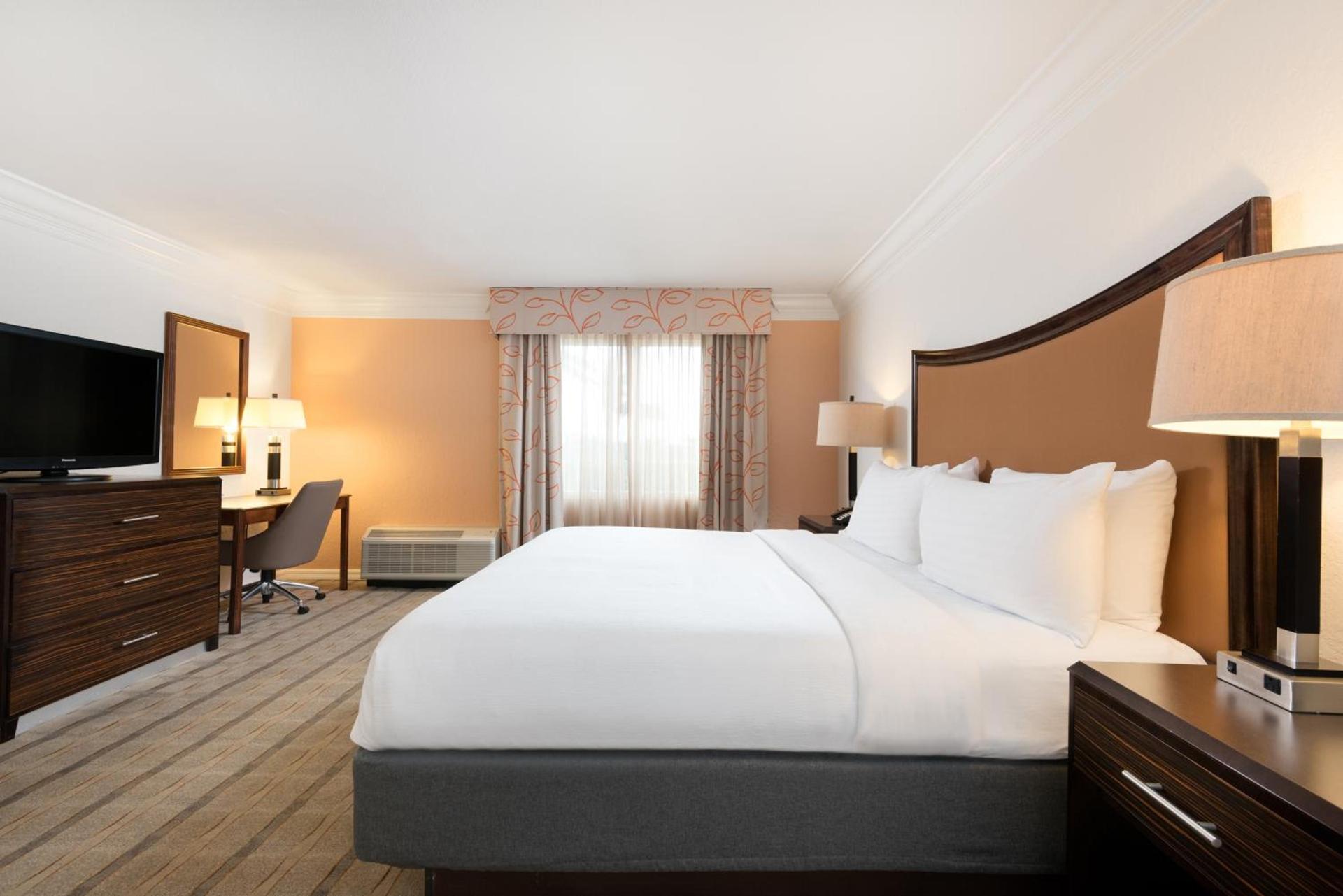 Holiday Inn Fort Lauderdale Airport by IHG photo 4