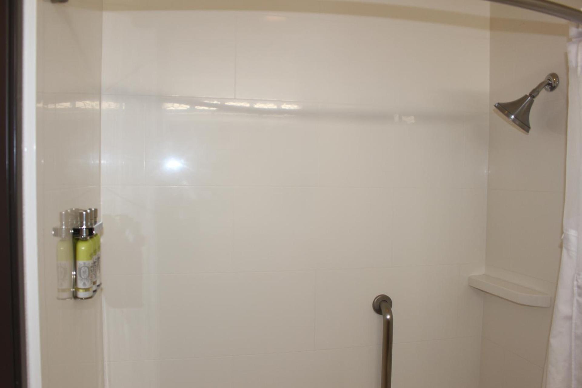 Holiday Inn Express Berkeley by IHG photo 41
