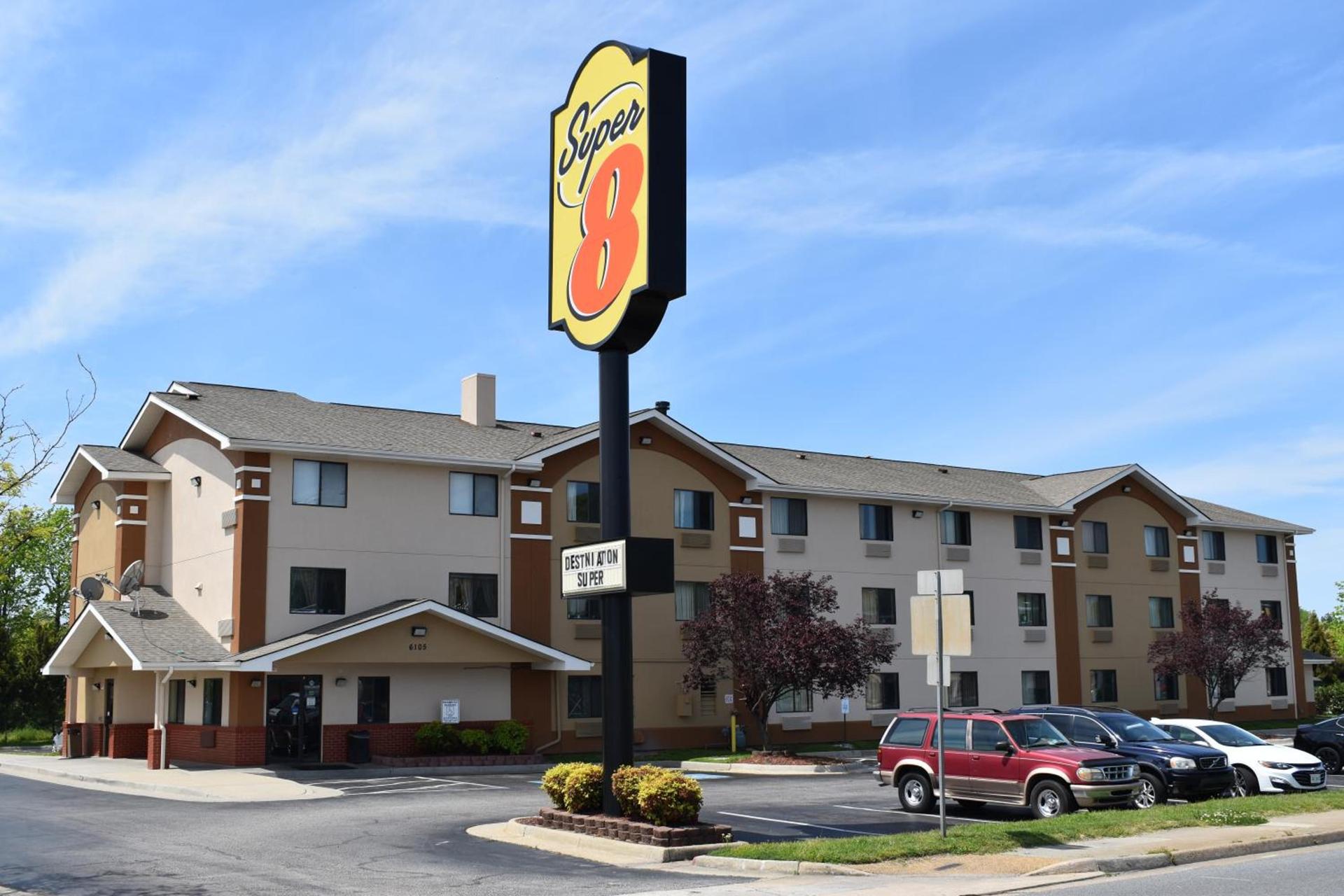 Super 8 by Wyndham Newport News/Jefferson Ave. — hotel in Newport News