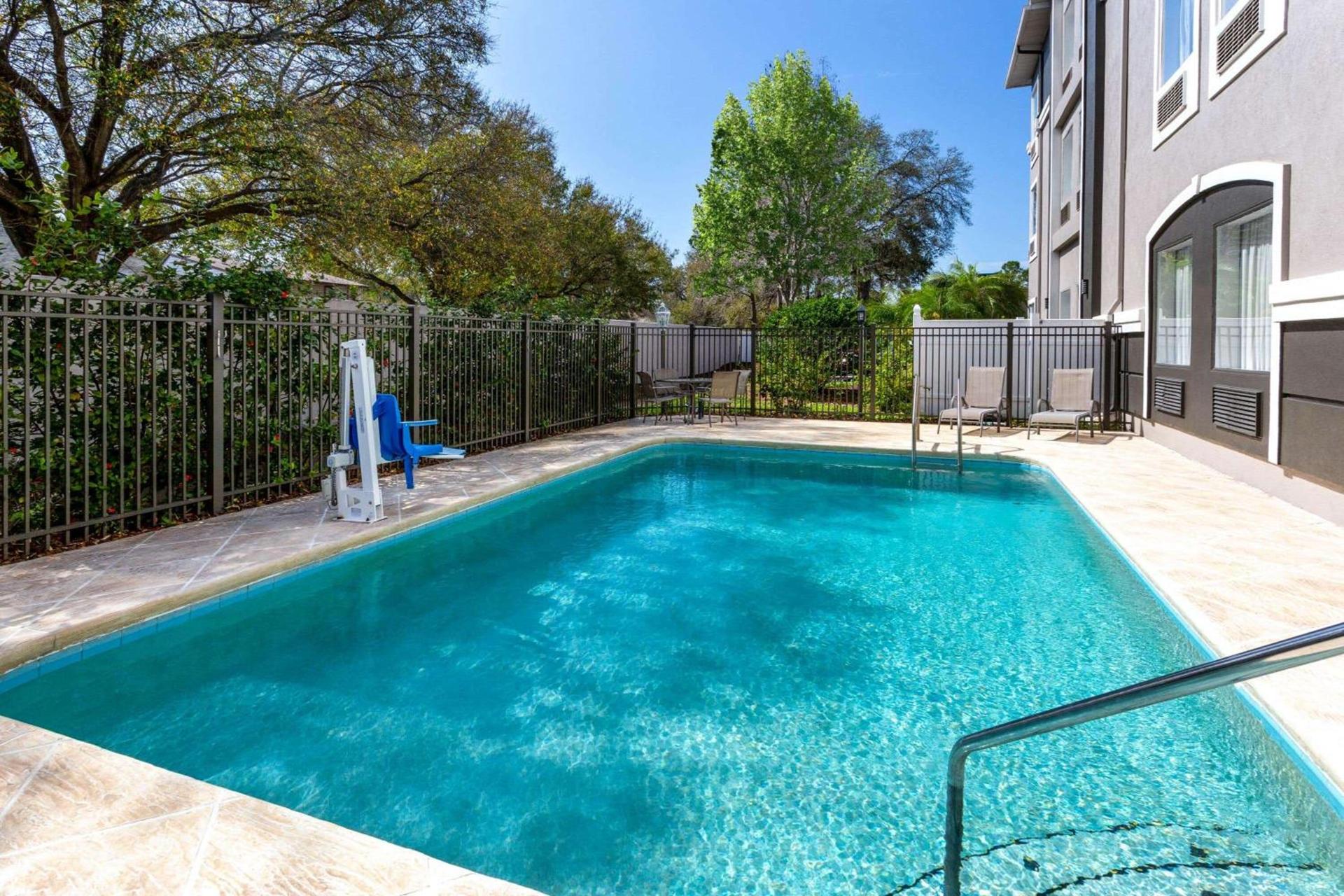 La Quinta by Wyndham Tampa Bay Area-Tampa South photo 2