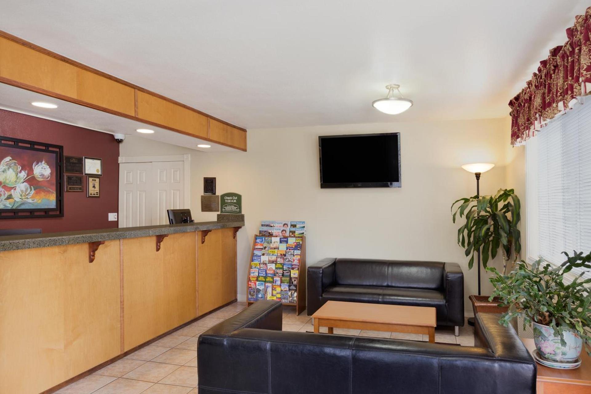 Howard Johnson by Wyndham Salem photo 41