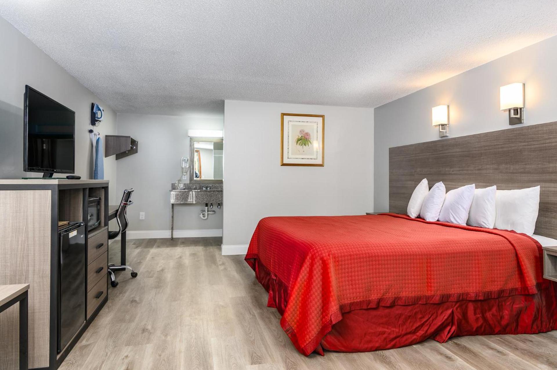 Captains Quarters Motel & Conference Center photo 20