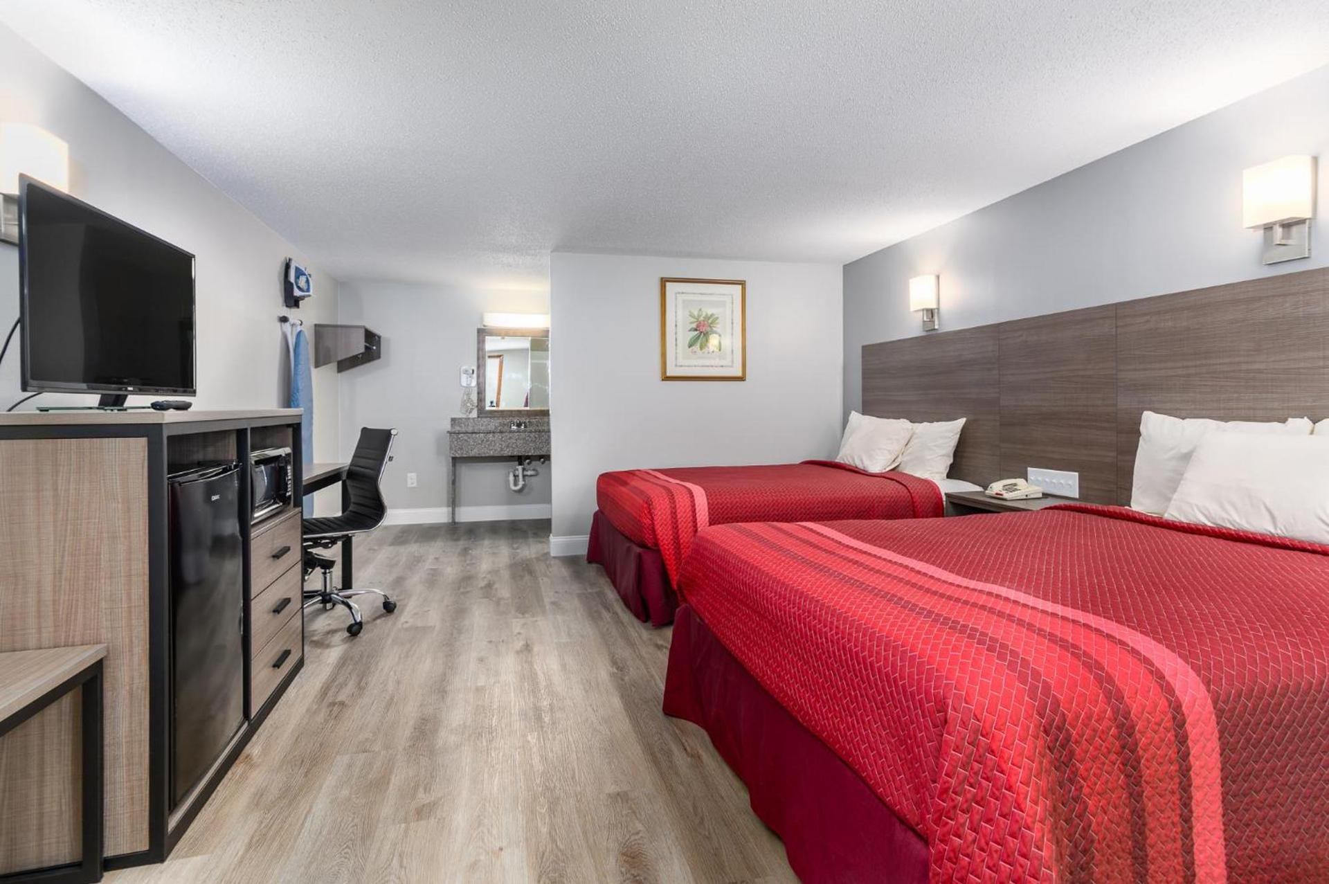 Captains Quarters Motel & Conference Center photo 24