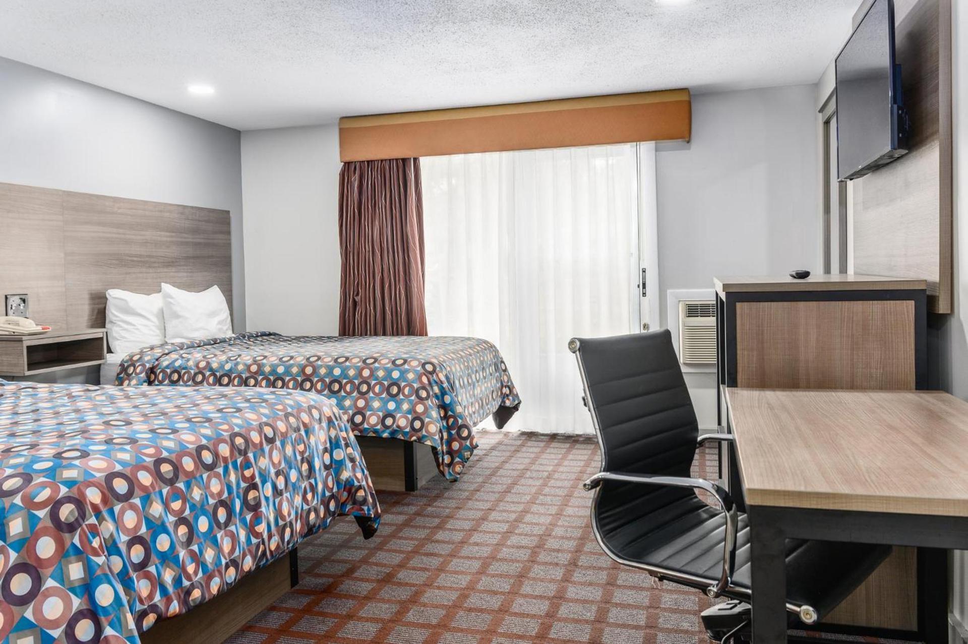 Blue Dolphin Inn photo 18
