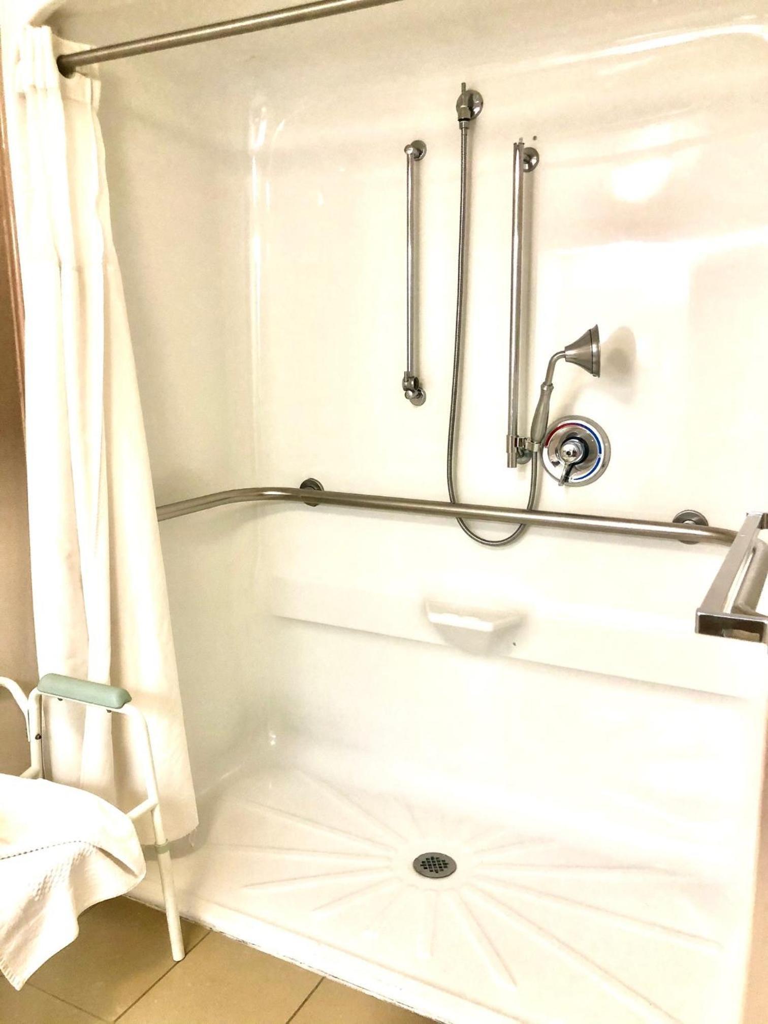 Quality Inn & Suites Matthews - Charlotte photo 50