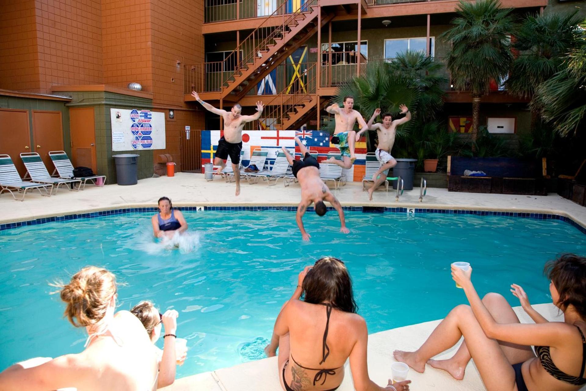 Motel 6 - Las Vegas, NV – Downtown Fremont St Experience photo 4