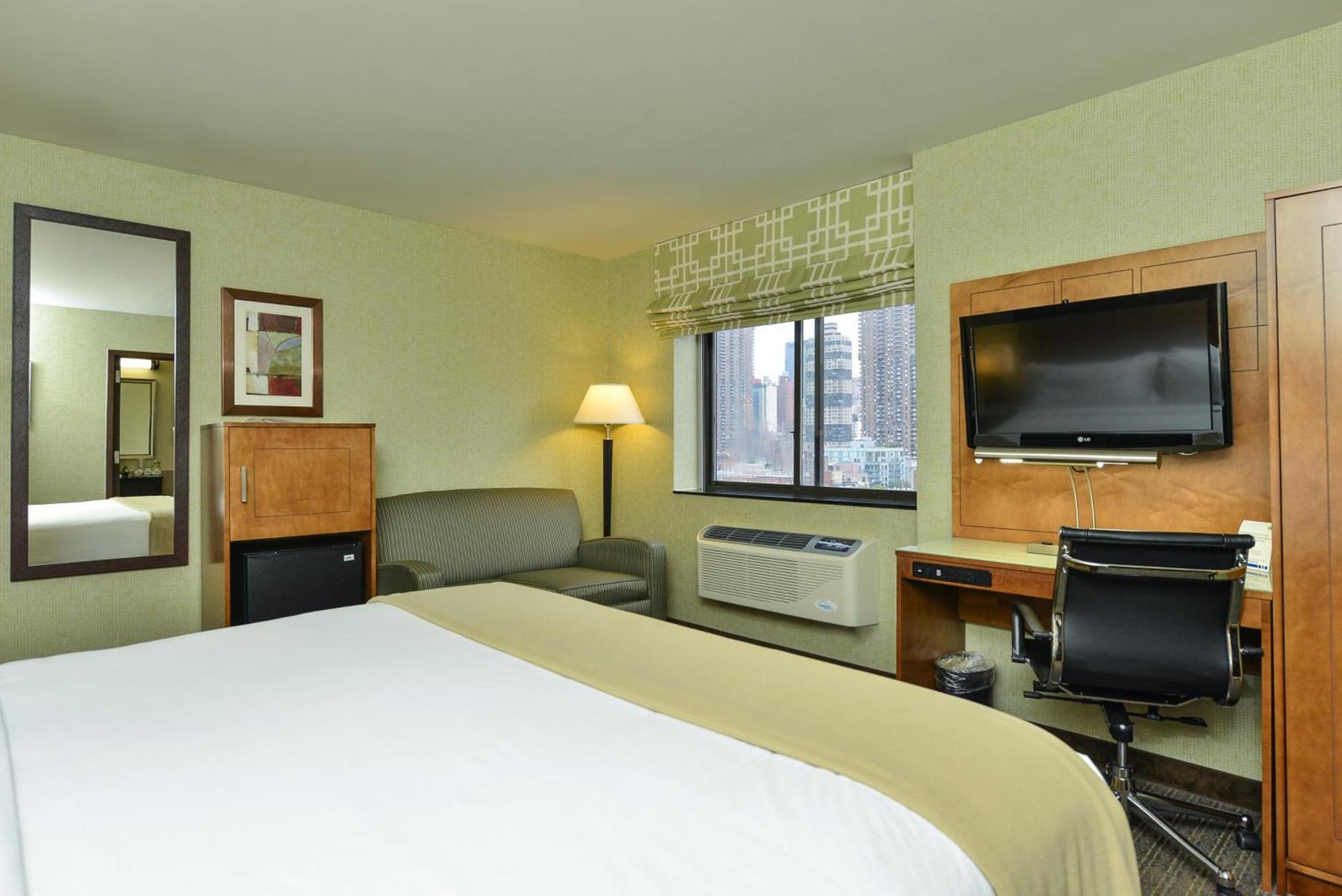 Holiday Inn Express Manhattan Midtown West by IHG photo 2
