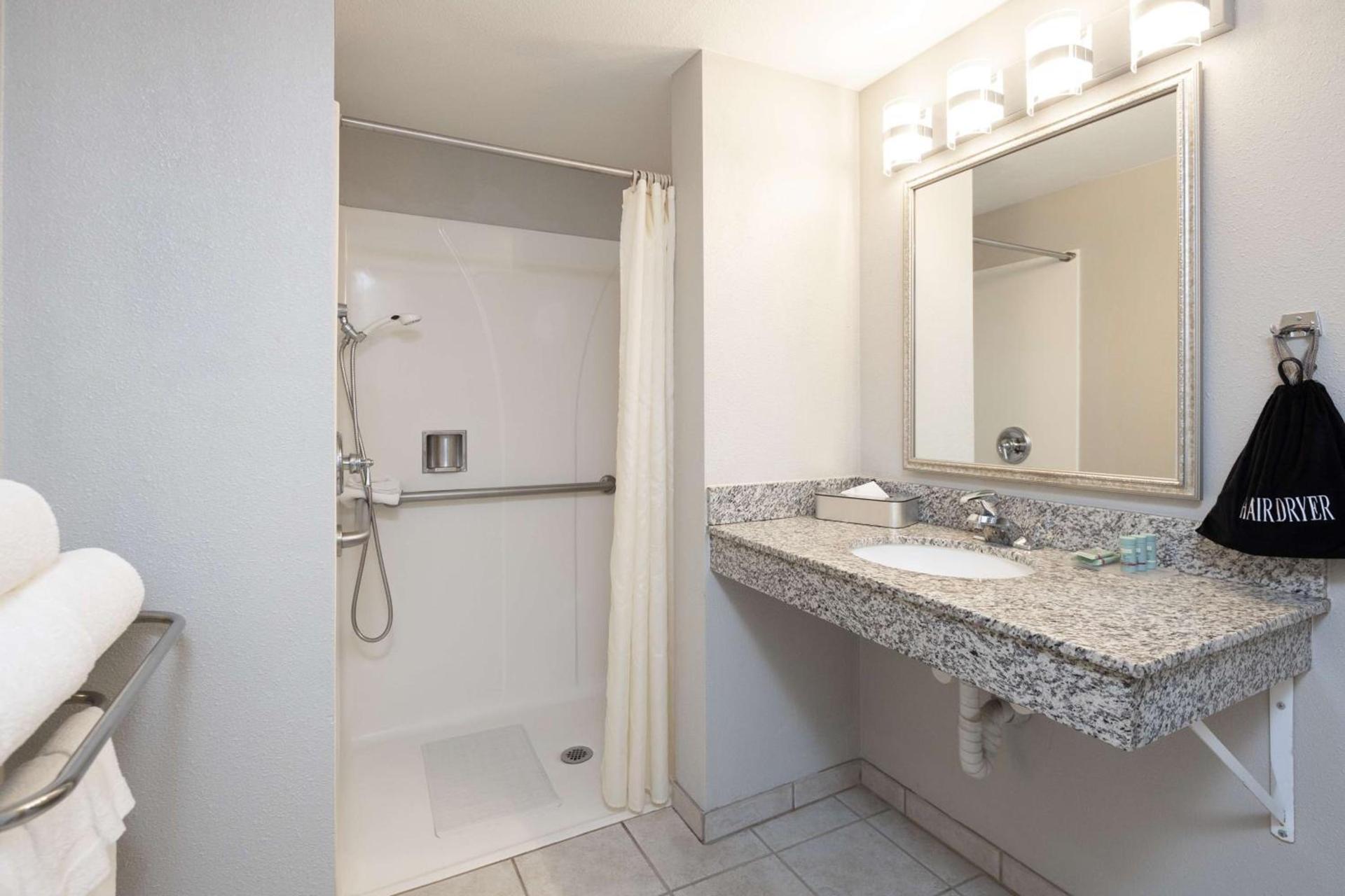 Best Western Inn & Suites San Mateo - San Francisco Airport photo 21