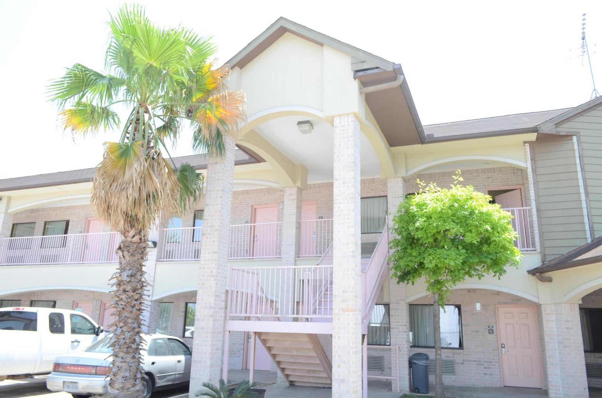 Texan Inn & Suites photo 1