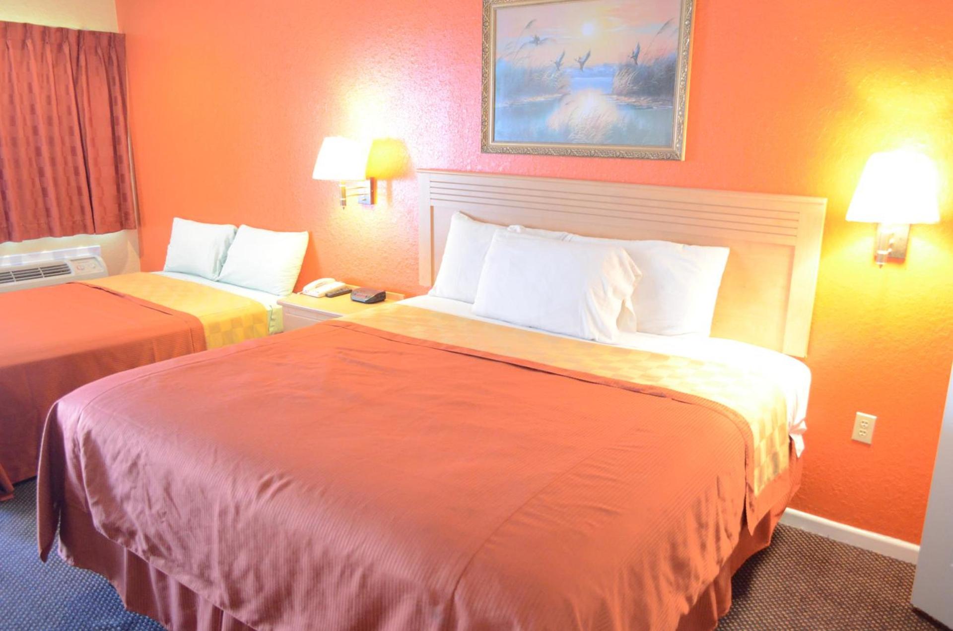 Texan Inn & Suites photo 17
