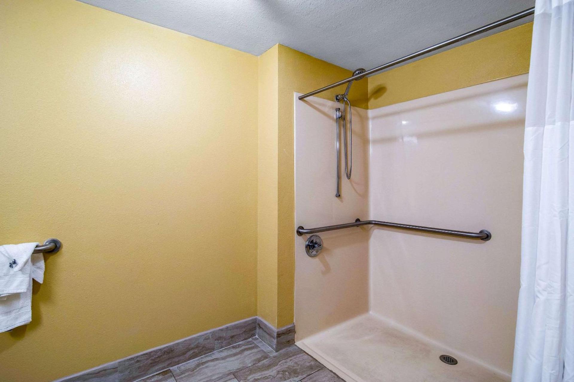 Quality Inn West Columbia - Cayce photo 10