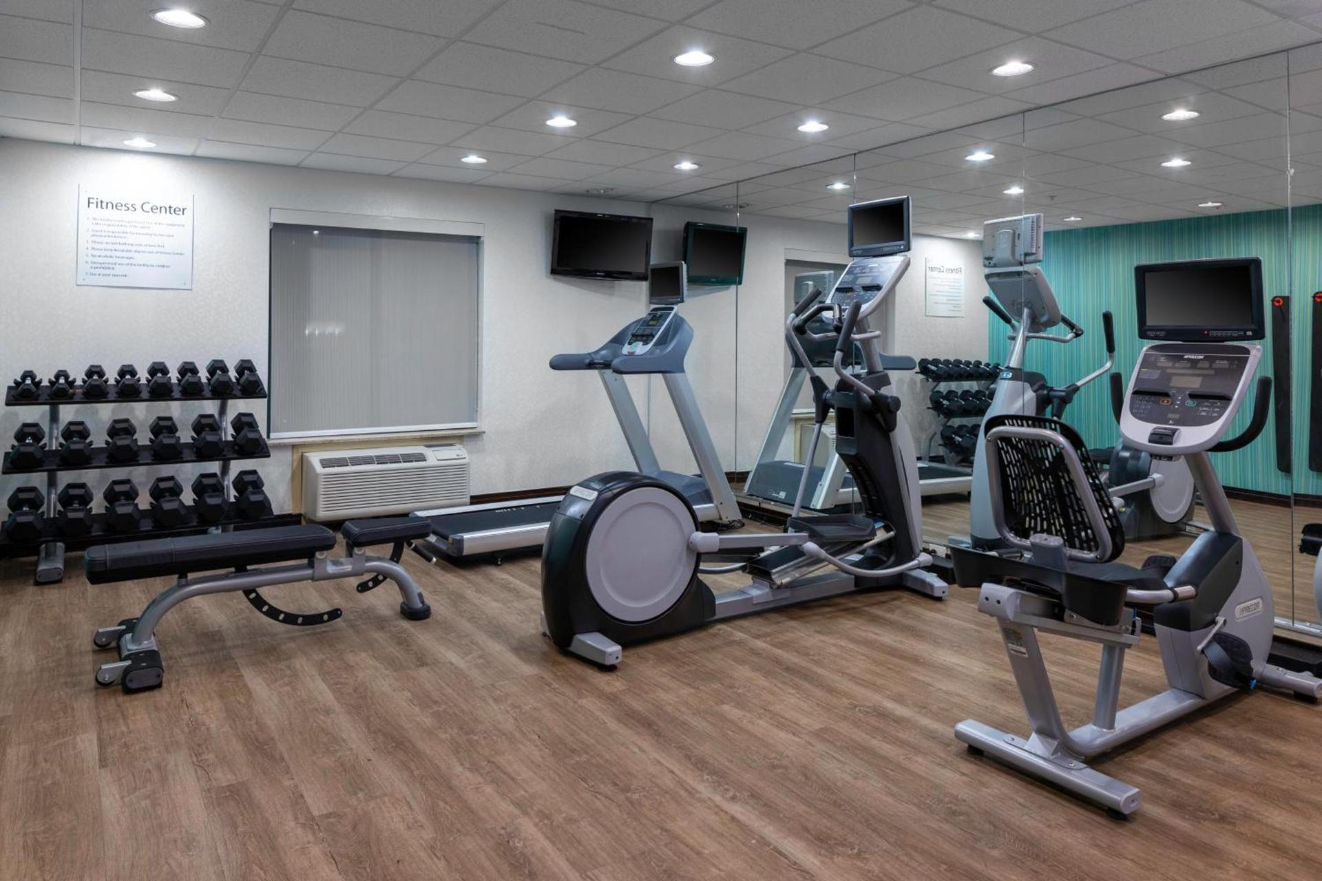 Holiday Inn Express Hotel & Suites Cordele North by IHG photo 22