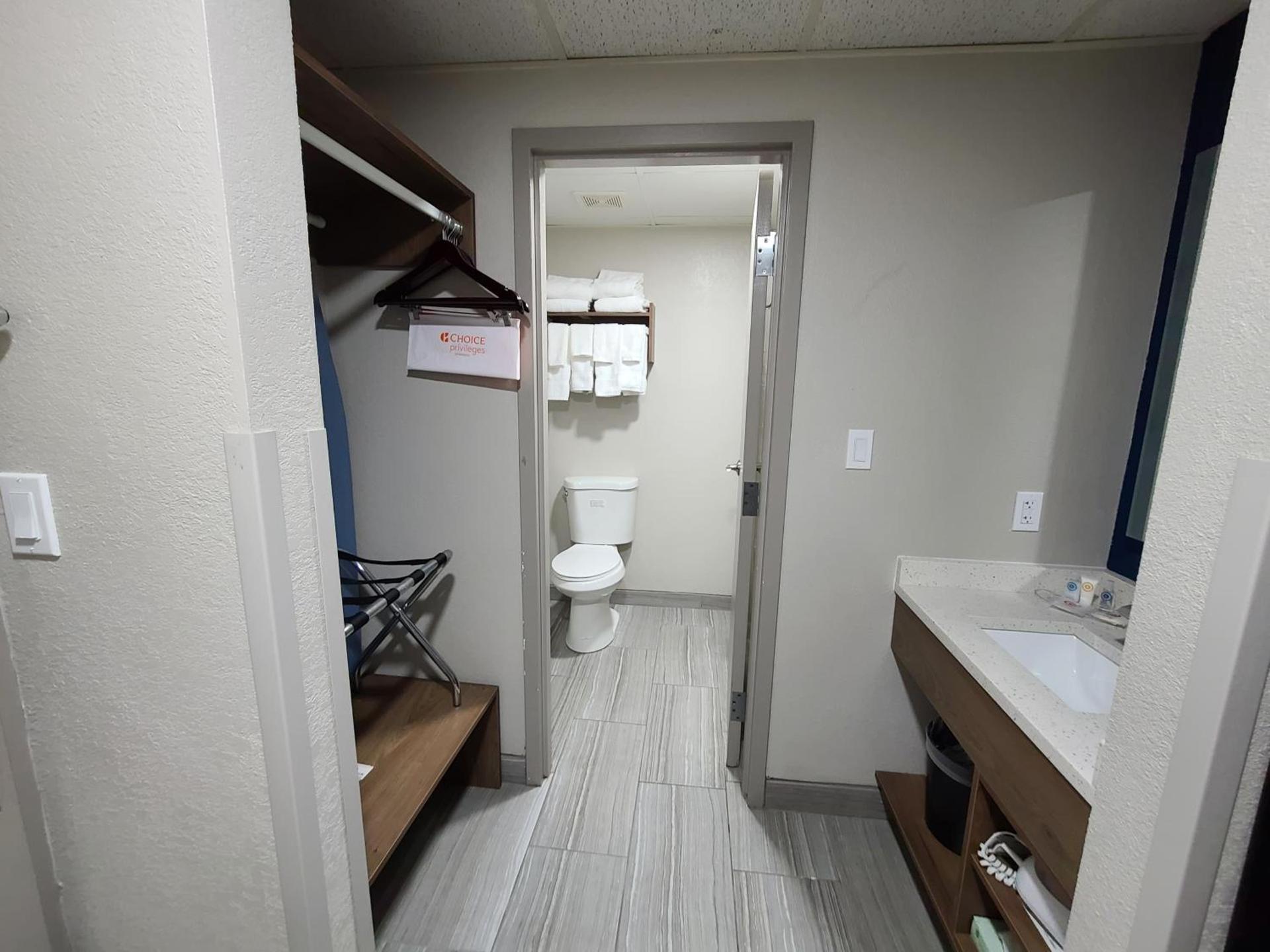 Comfort Inn Boston Milford photo 27