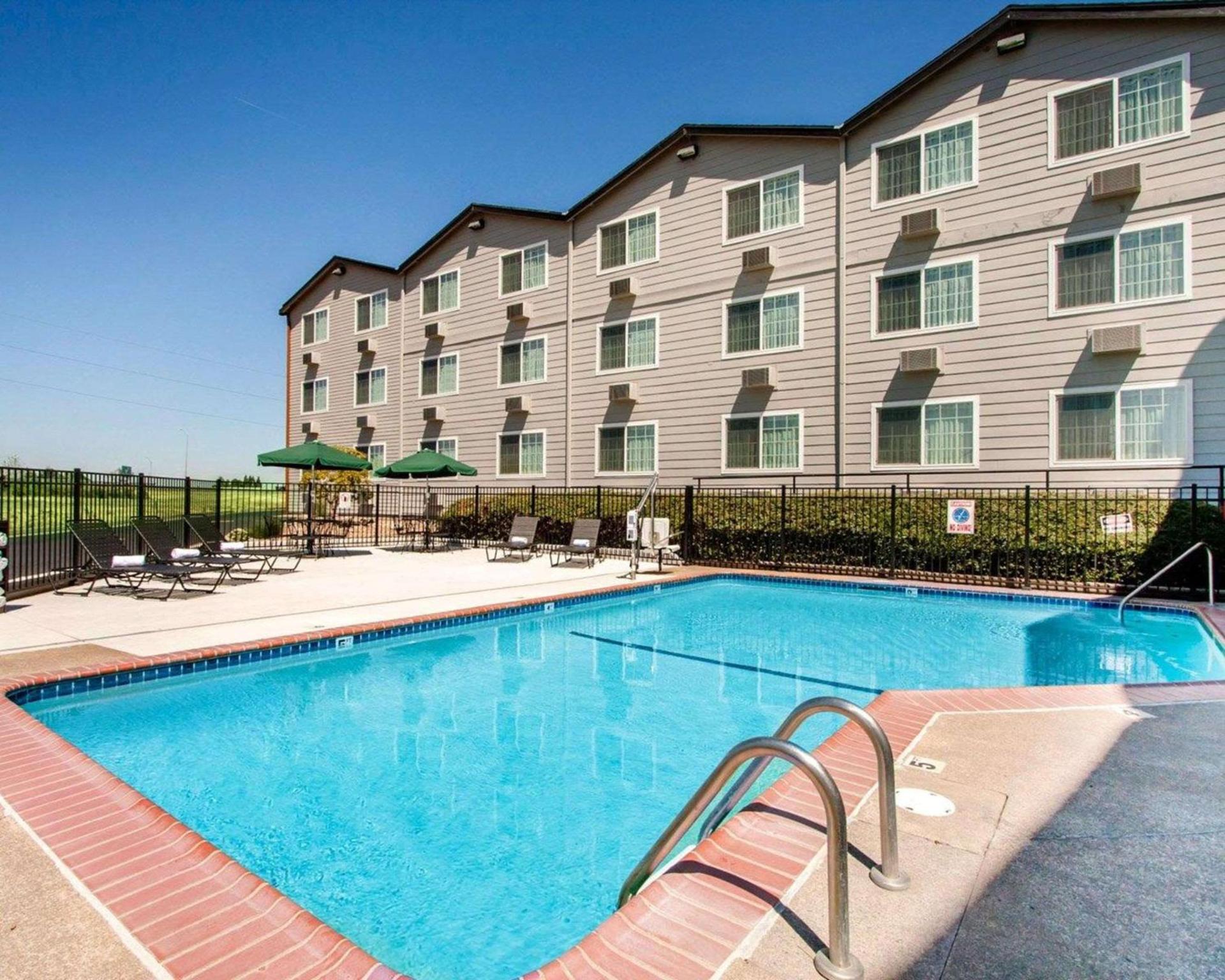 Quality Inn & Suites Springfield - Eugene North photo 33