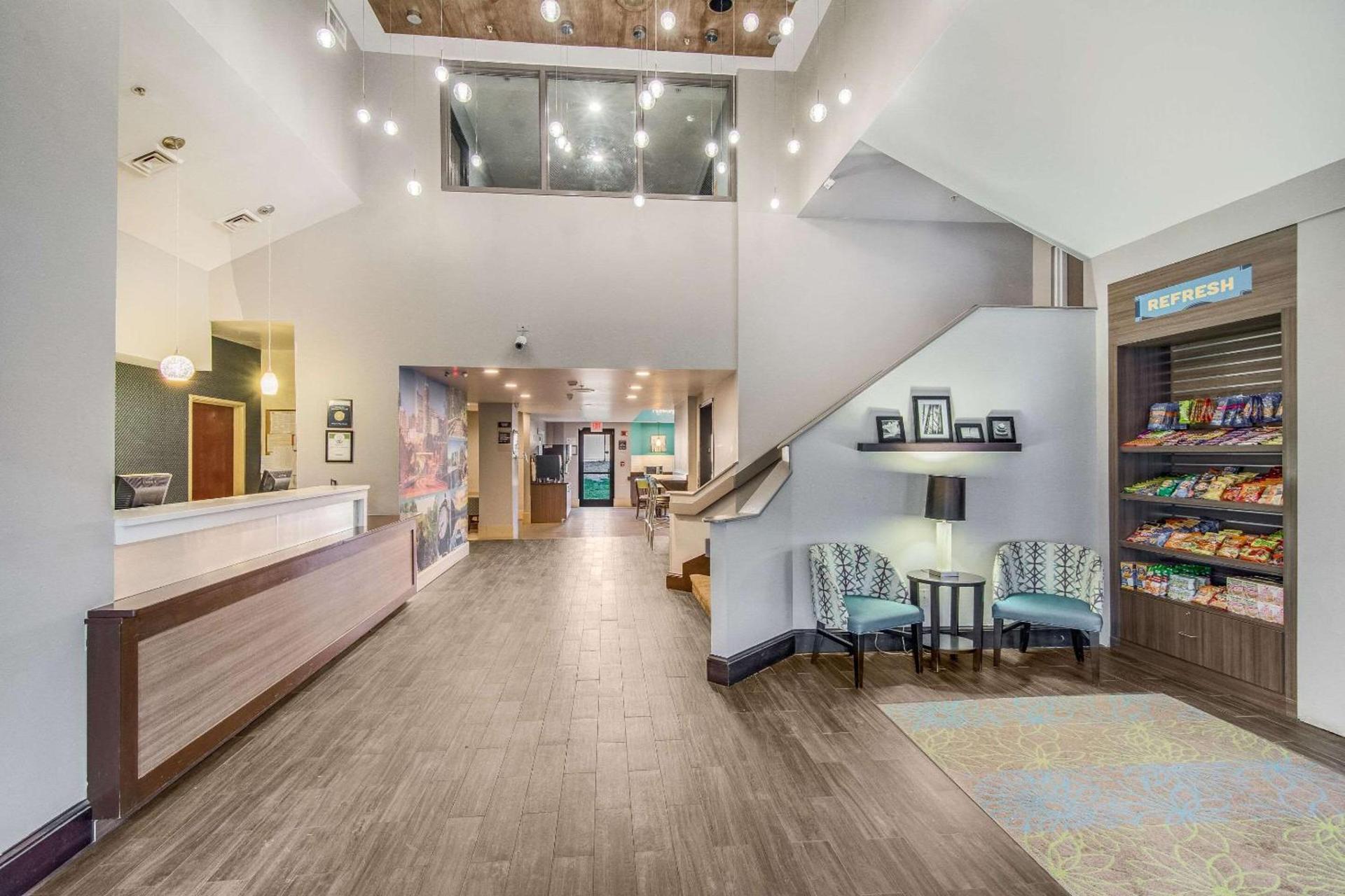 Clarion Pointe Wake Forest - Raleigh North photo 5