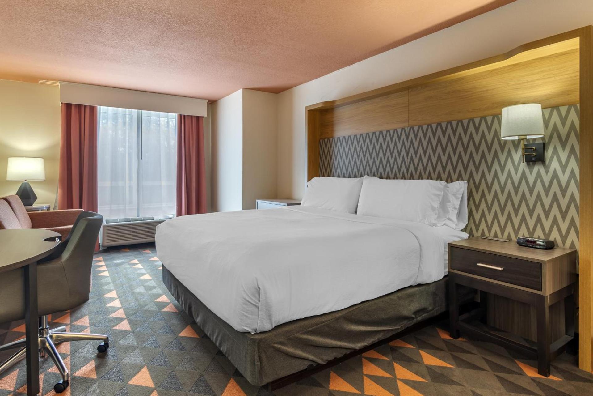 Holiday Inn Atlanta-Gas South Arena Area by IHG photo 4