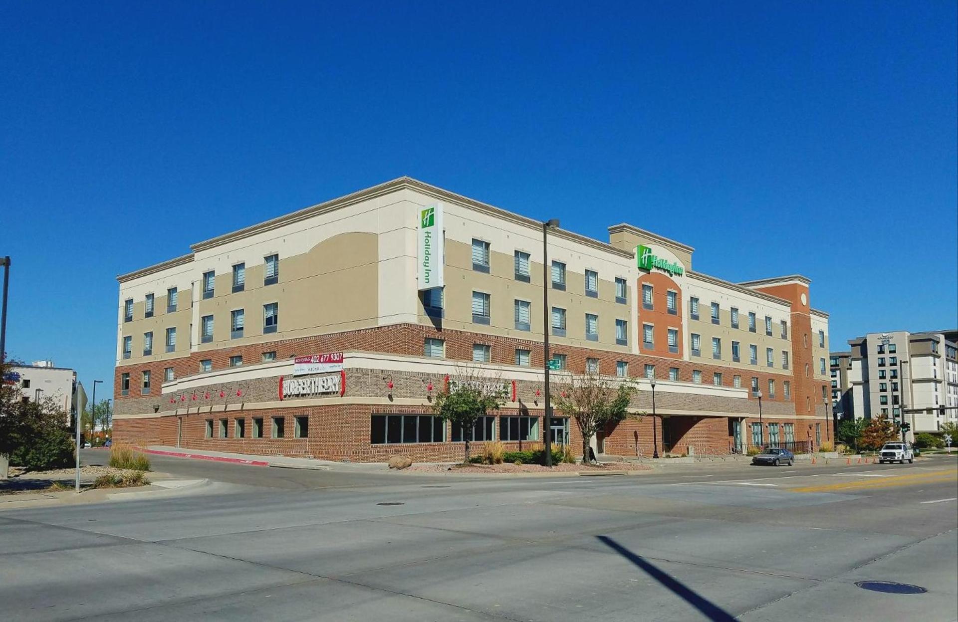 Holiday Inn Omaha Downtown - Waterpark by IHG photo 3
