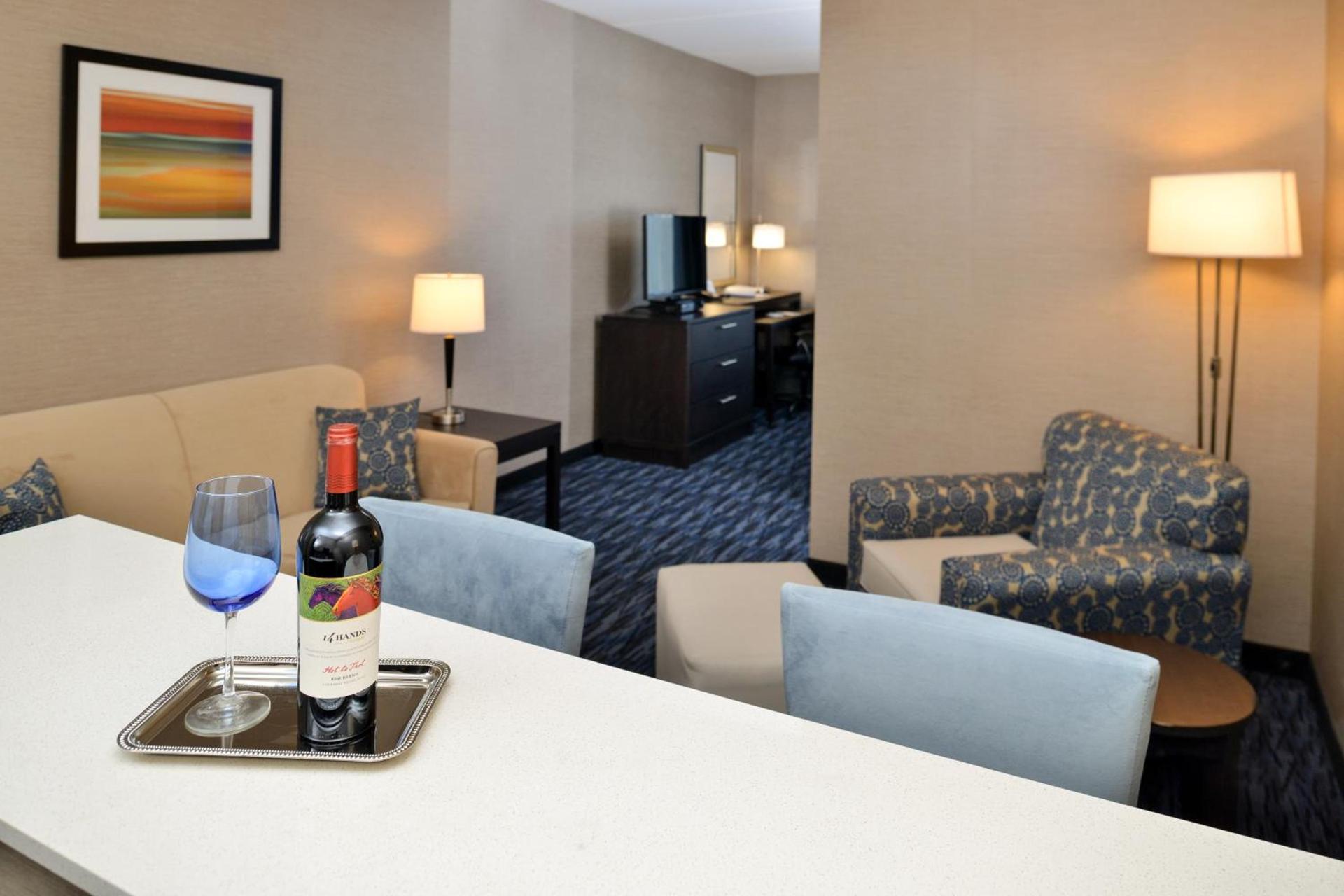 Holiday Inn Express & Suites Peekskill-Lower Hudson Valley by IHG photo 11