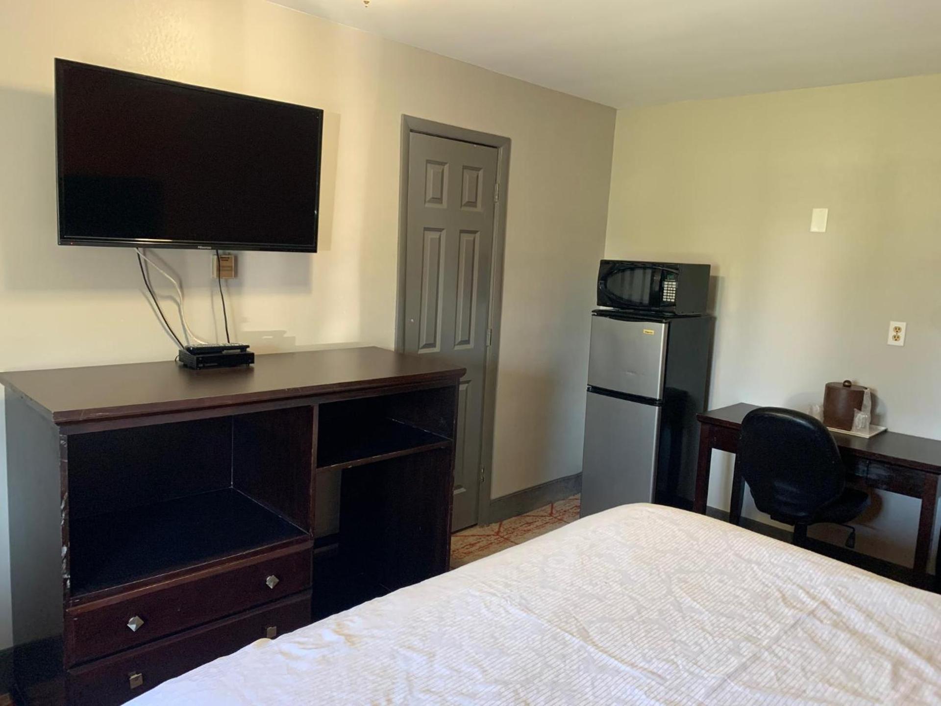 Stadium View Inn photo 17