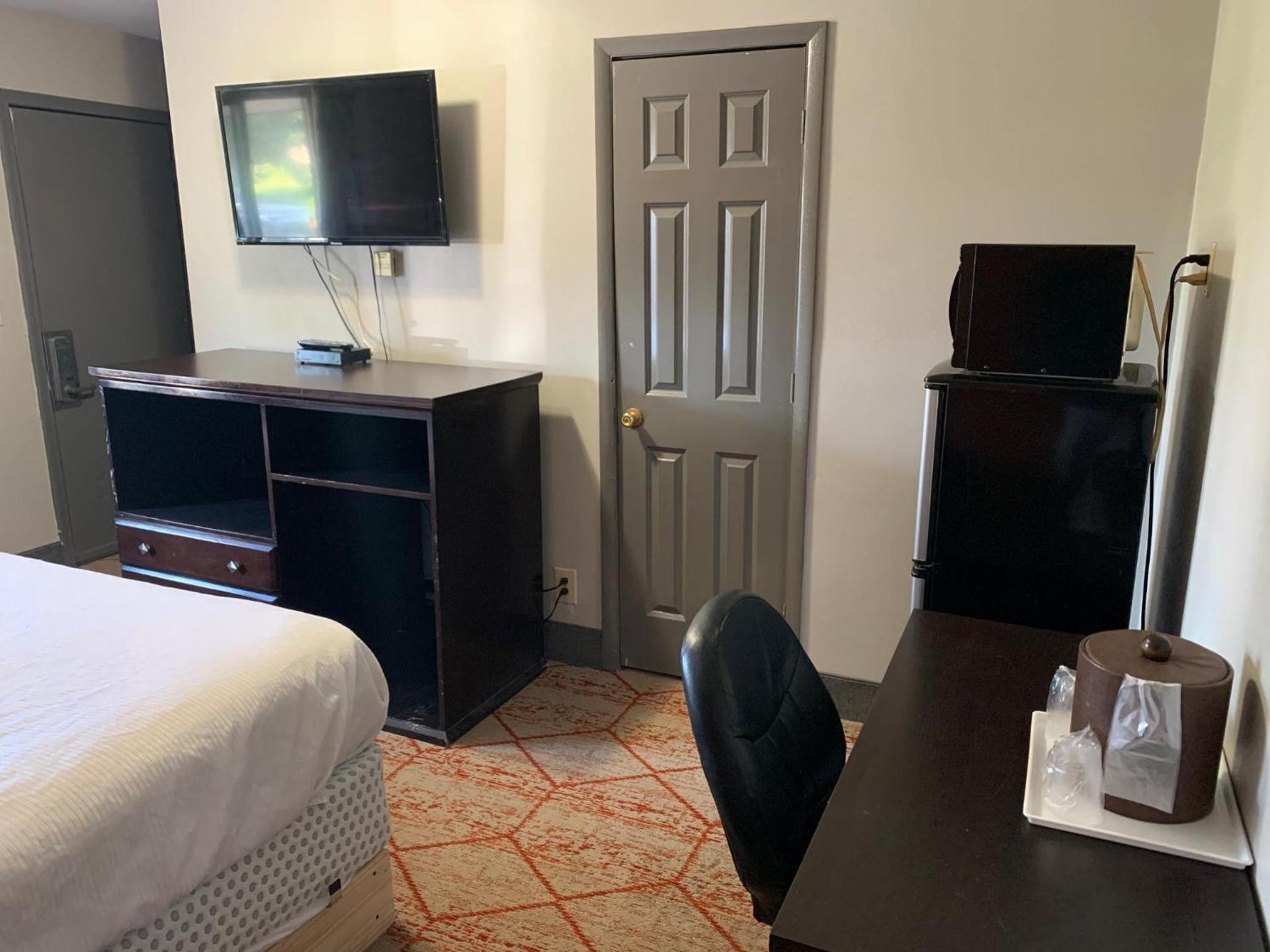 Stadium View Inn photo 19