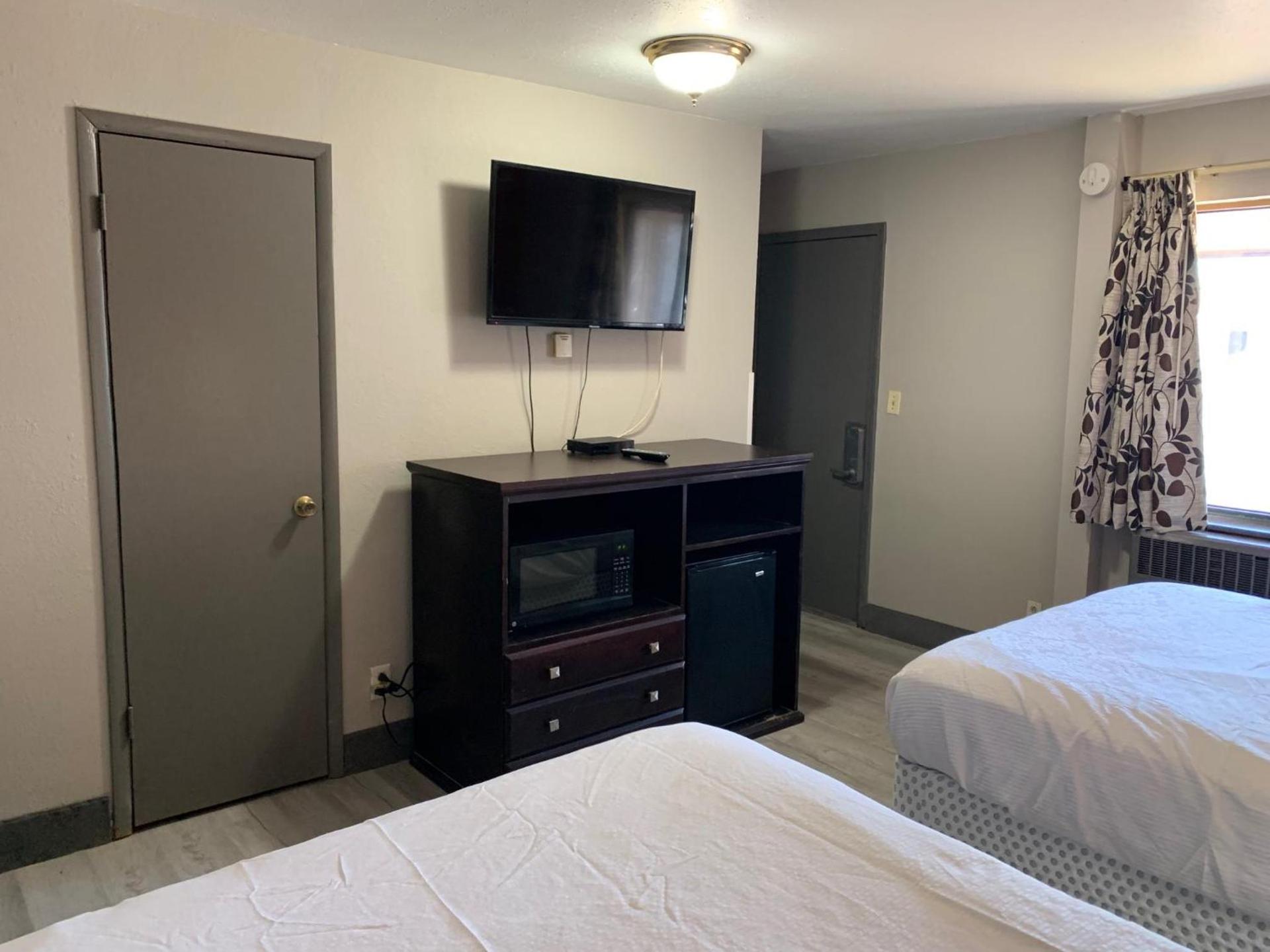 Stadium View Inn photo 20