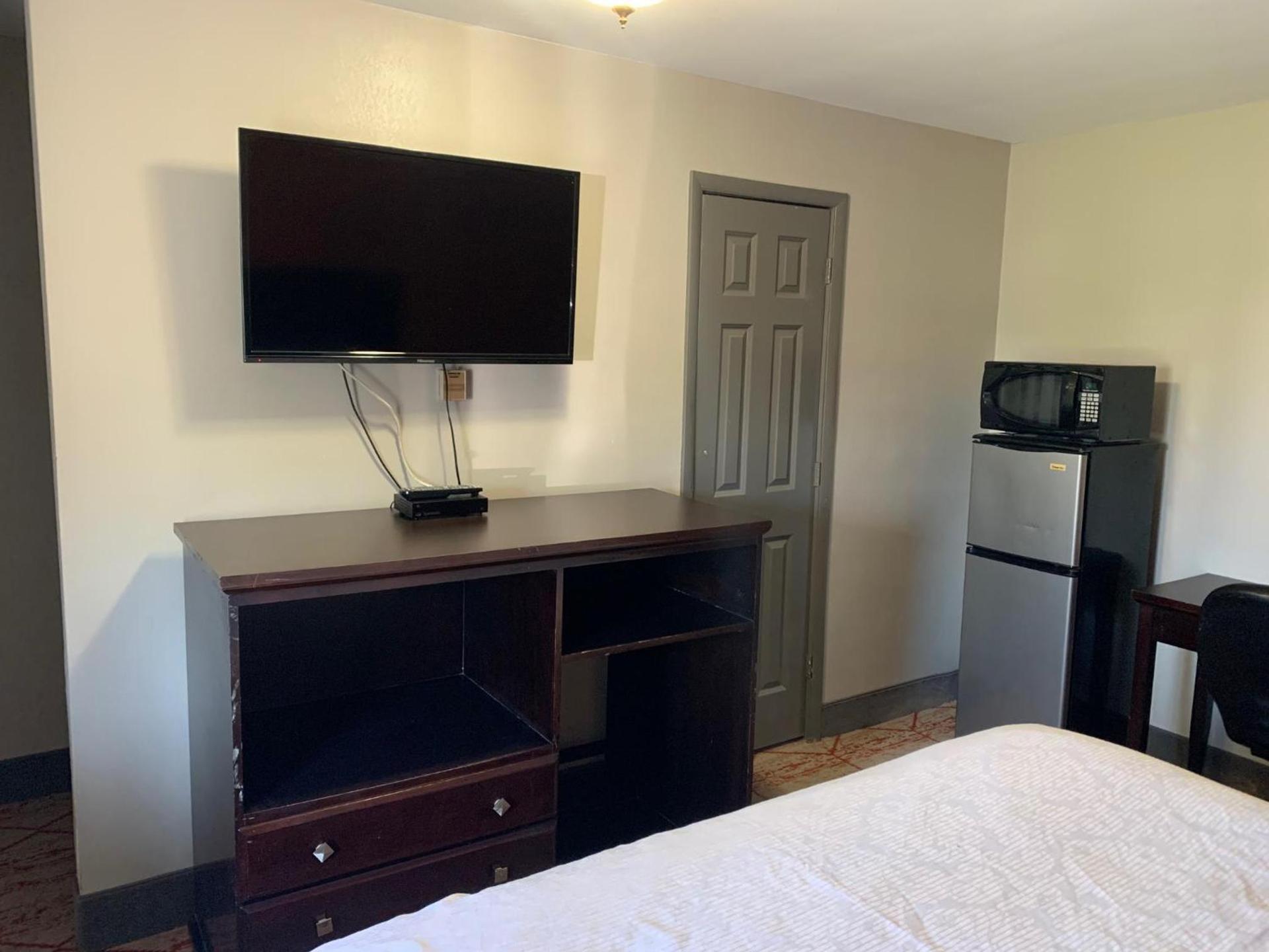 Stadium View Inn photo 23