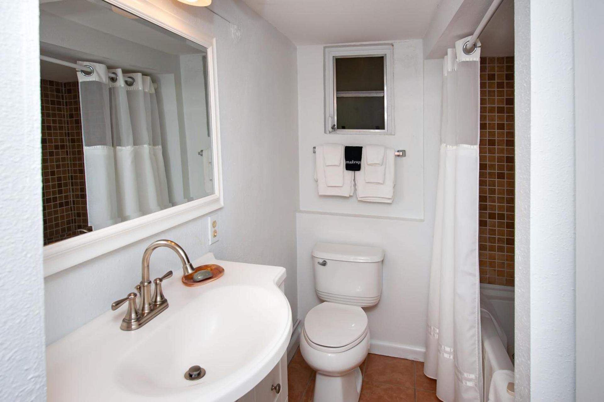 Cedar Cove Resort & Cottages photo 79