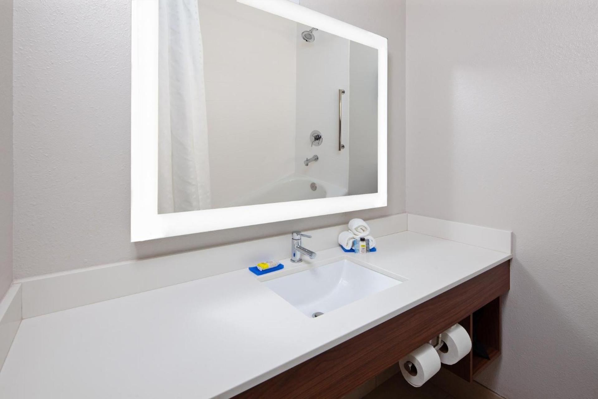 Holiday Inn Express & Suites Rancho Mirage - Palm Spgs Area by IHG photo 7