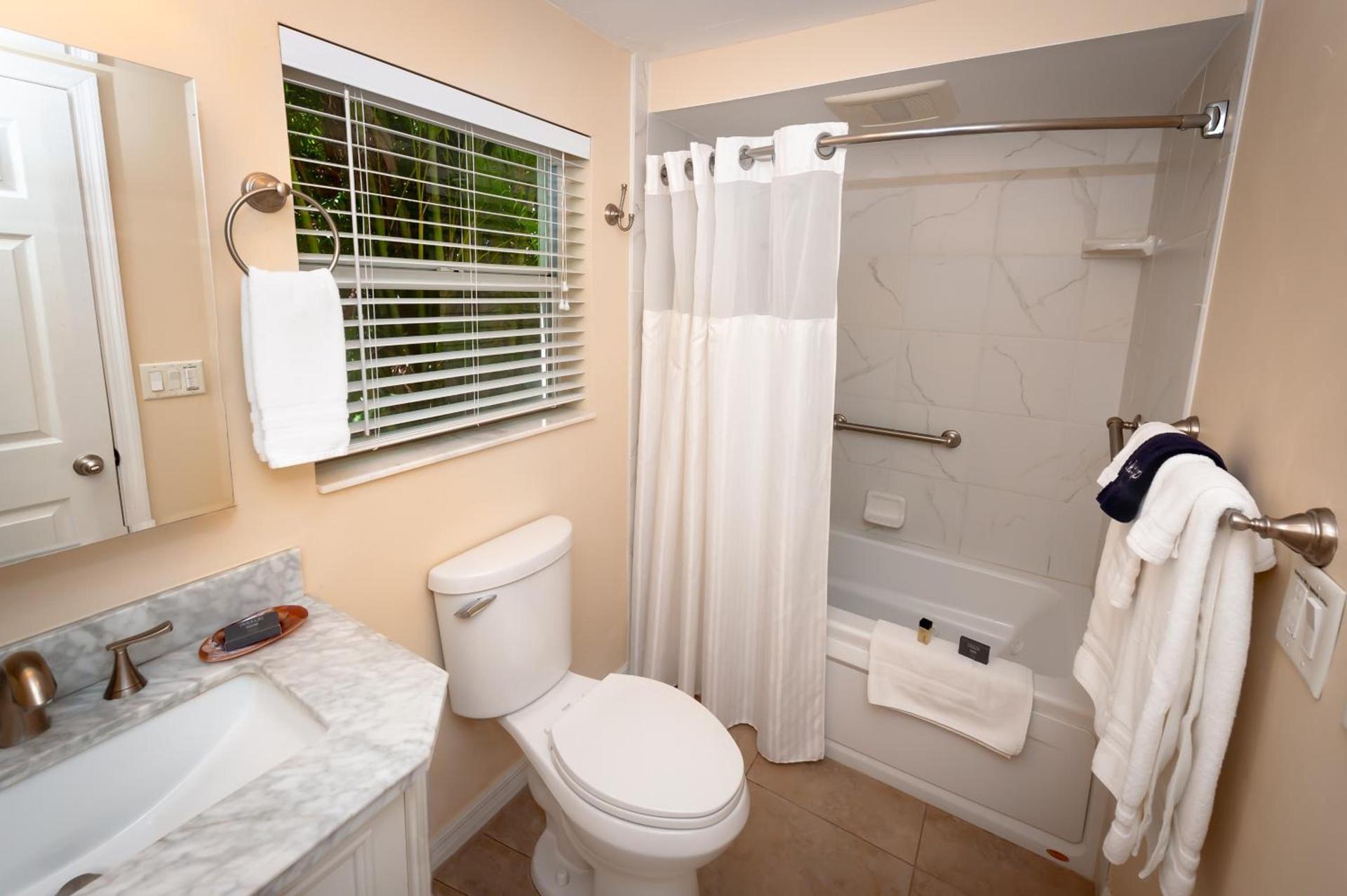Cedar Cove Resort & Cottages photo 32