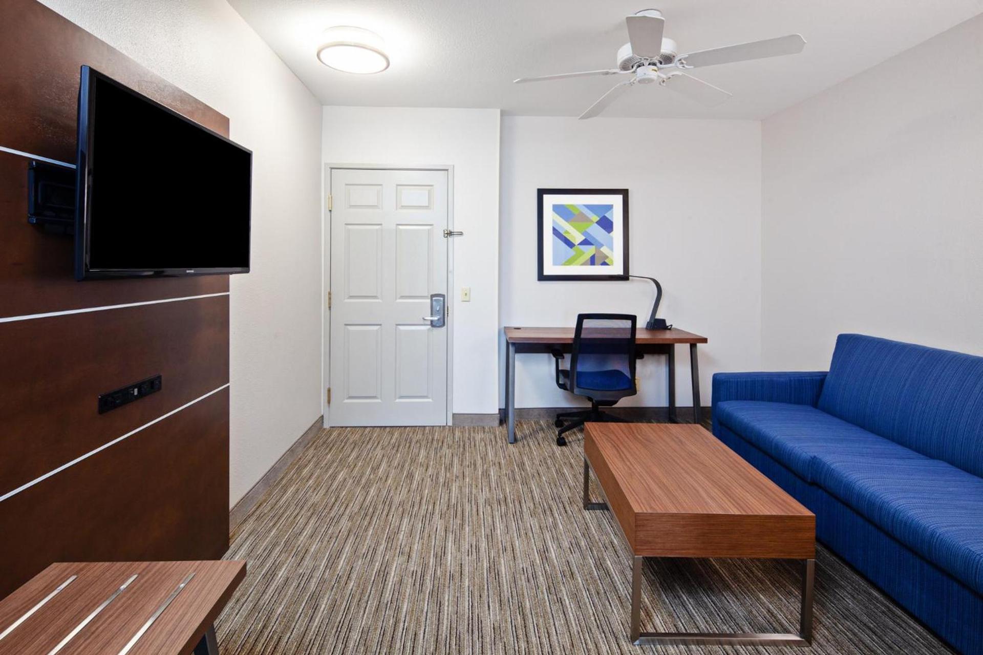 Holiday Inn Express & Suites Rancho Mirage - Palm Spgs Area by IHG photo 10