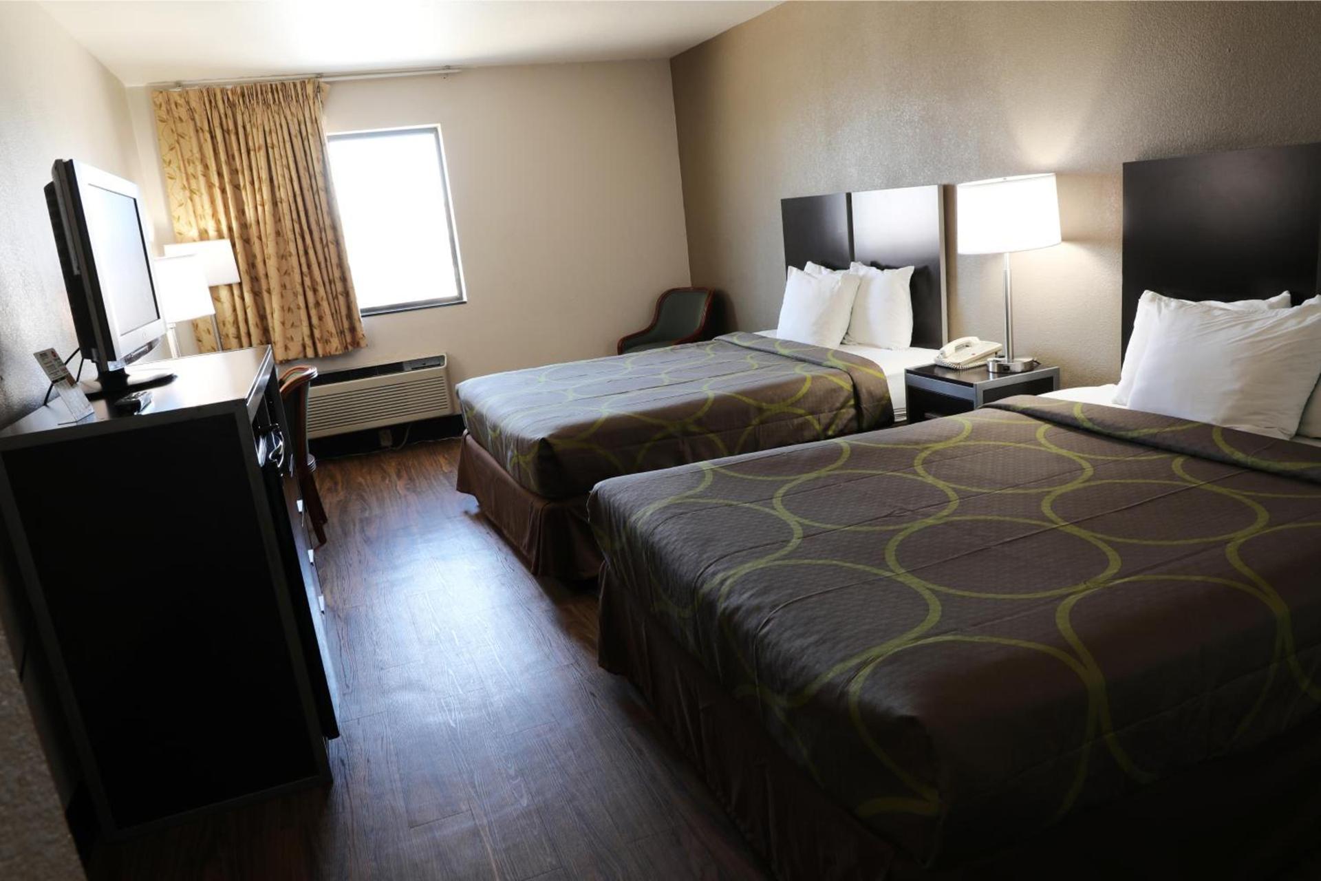 Econo Inn photo 7