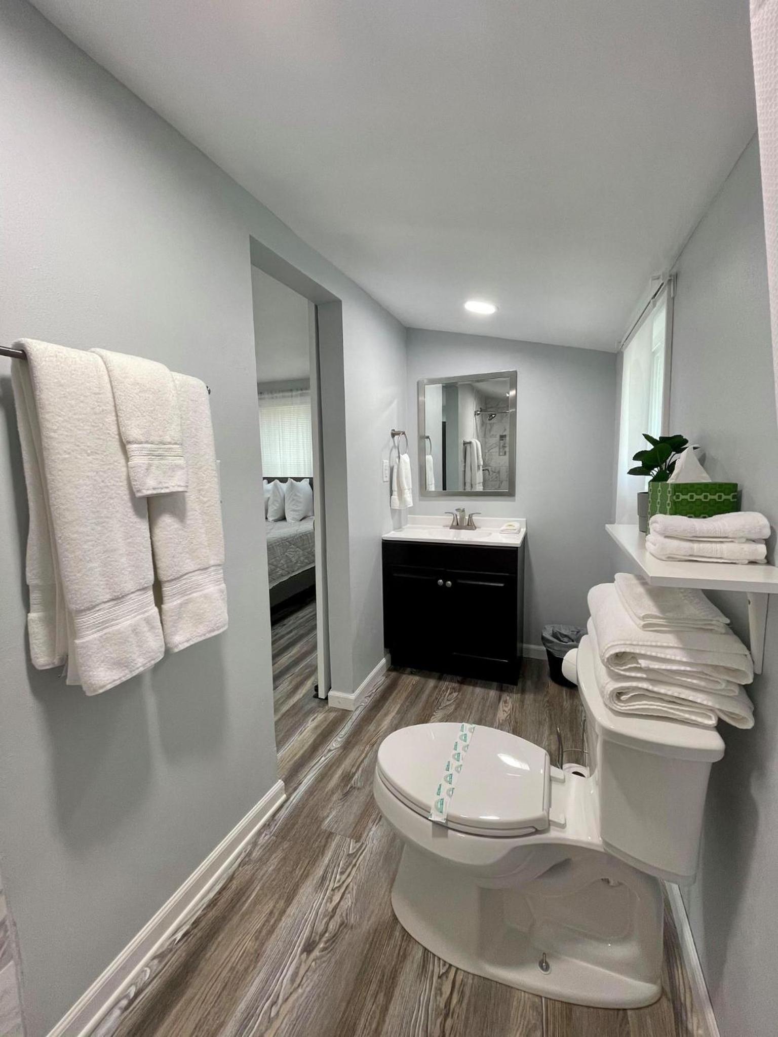 Veda Inn & Cottages photo 40