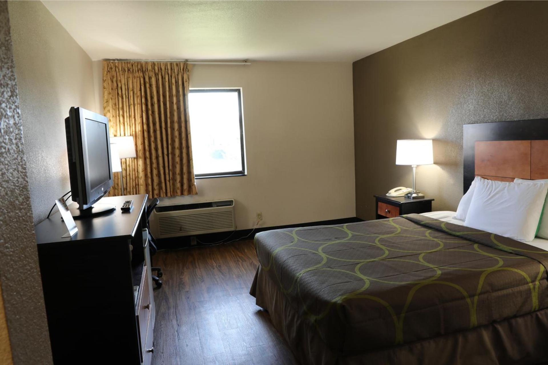 Econo Inn photo 10