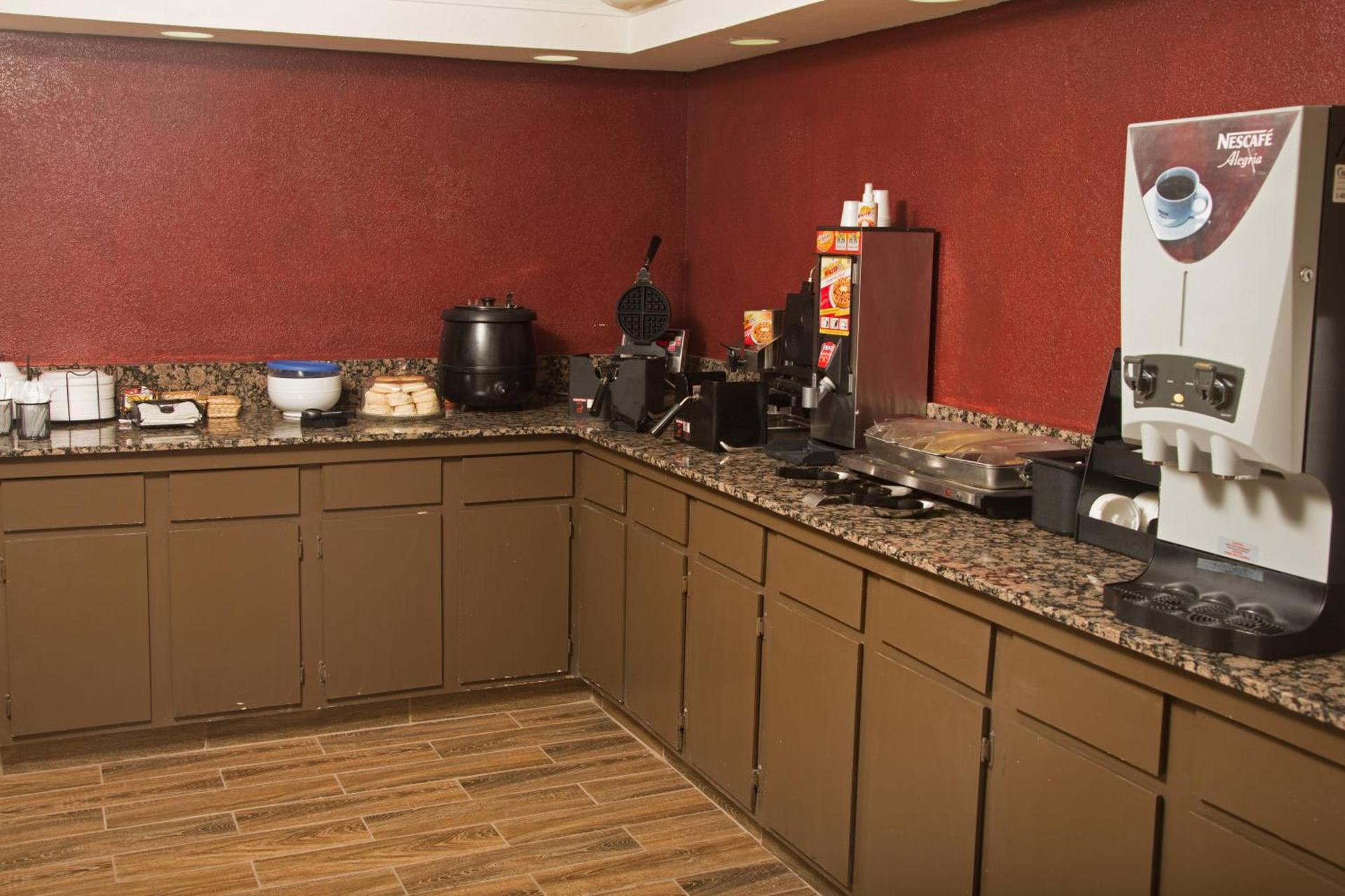 Red Roof Inn Ardmore photo 6