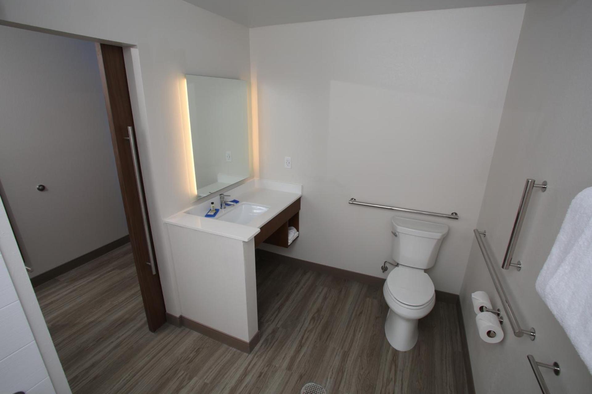 Holiday Inn Express - McCook by IHG photo 11